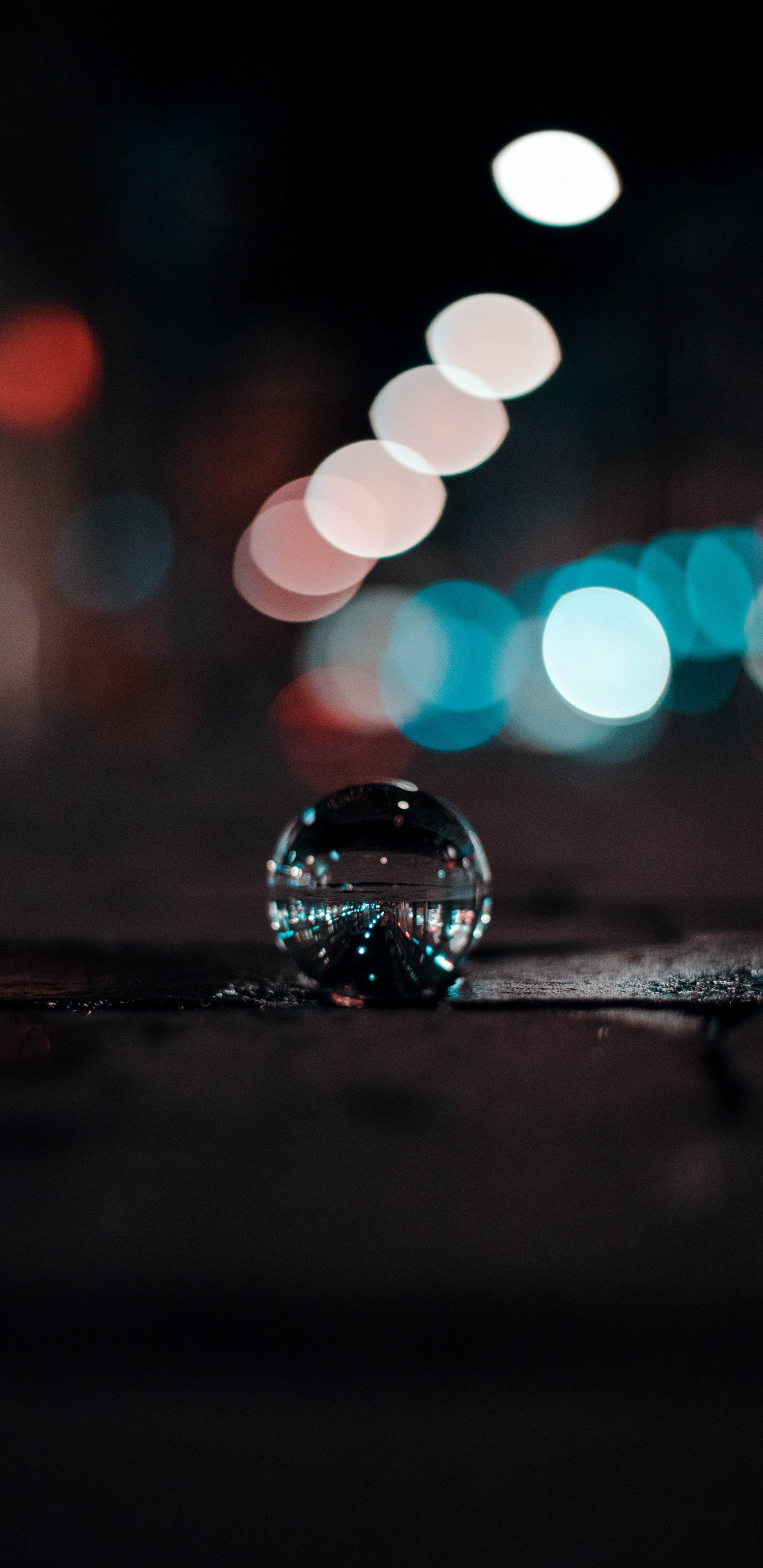 Обои боке, глубина резкости, хрустальный шар, отражение, вода в разрешении 1440x2960