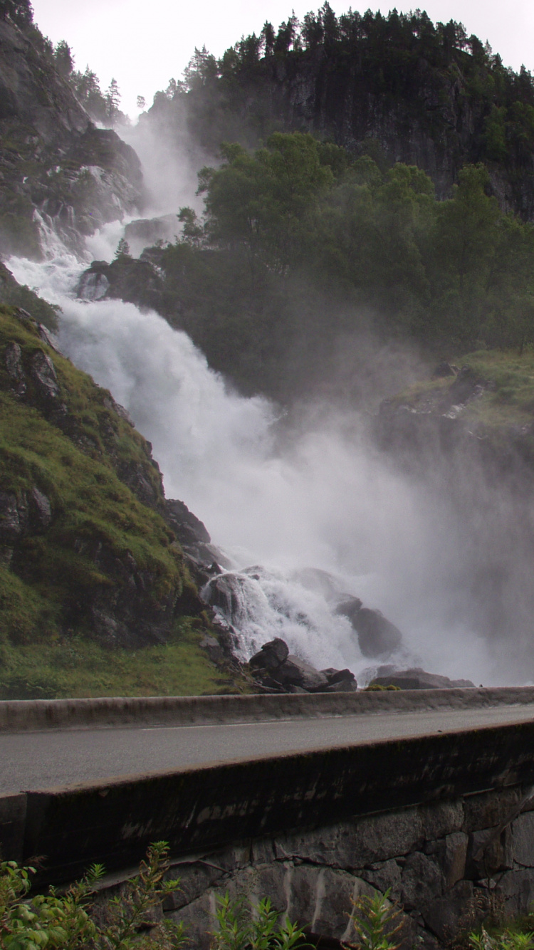Обои водопад, гидроресурсы, водоем, вода, водоток в разрешении 750x1334