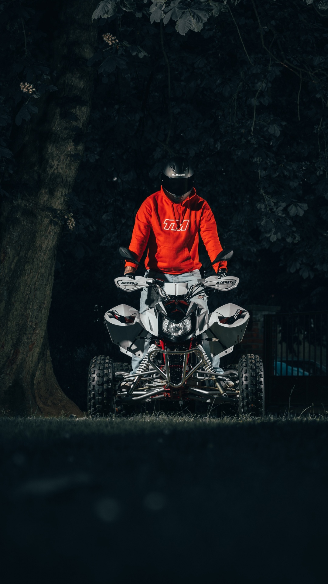 Обои темнота, Фристайл мотокросс, экстремальный вид спорта, каскадер, музыкальный инструмент в разрешении 1080x1920