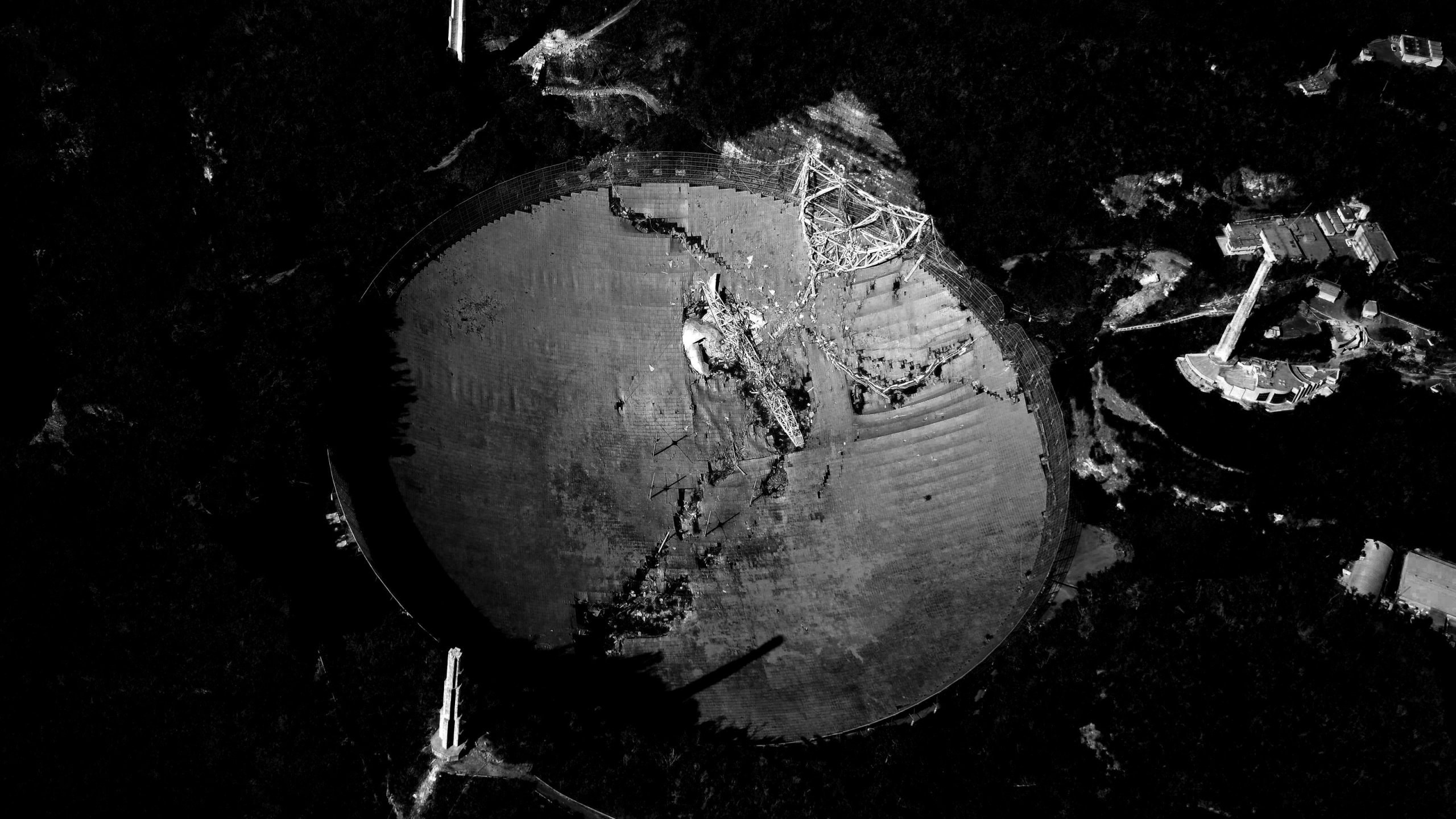 Обои крах Аресибо, обсерватория Аресибо, радиотелескоп, обсерватория, мир в разрешении 2560x1440