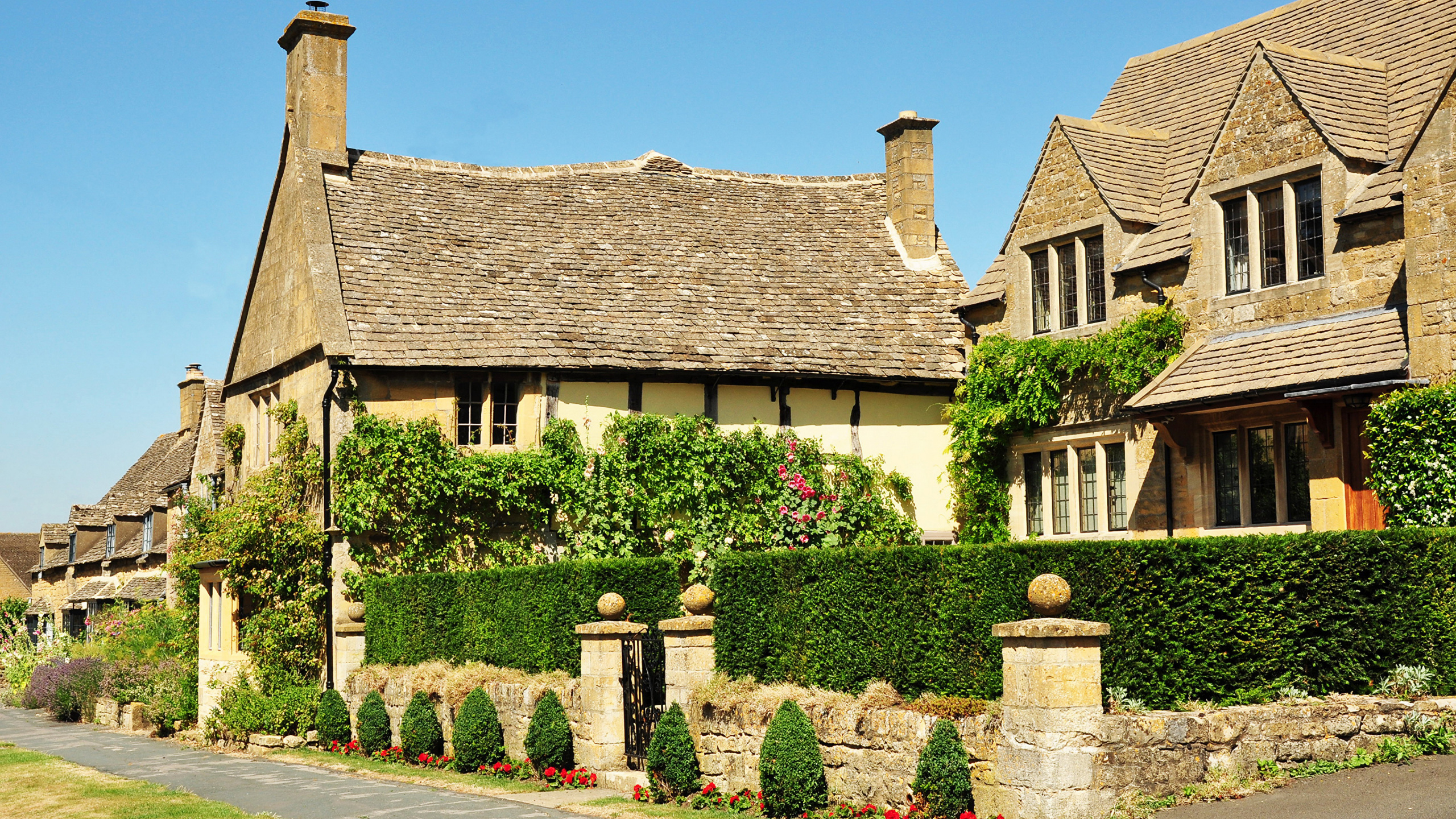 Обои Хаус, коттедж, свойство, родина, крыша в разрешении 2560x1440