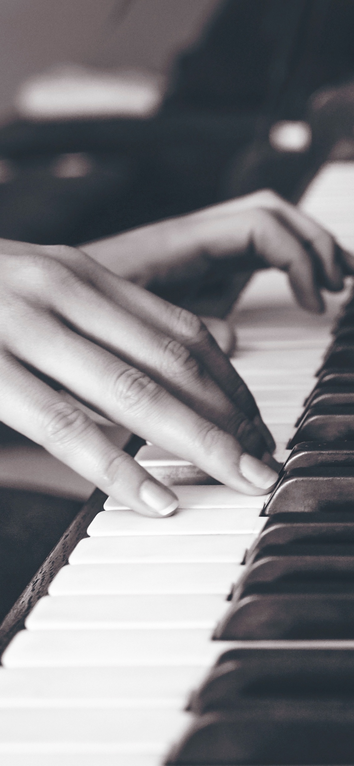 Обои фортепьяно, клавиатура, синтезатор, пианист, ключ в разрешении 1125x2436