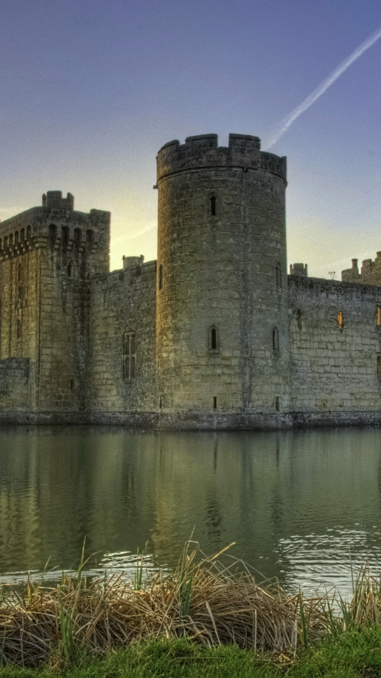 Обои замок, ров, фортификация, средневековая архитектура, водный замок в разрешении 750x1334