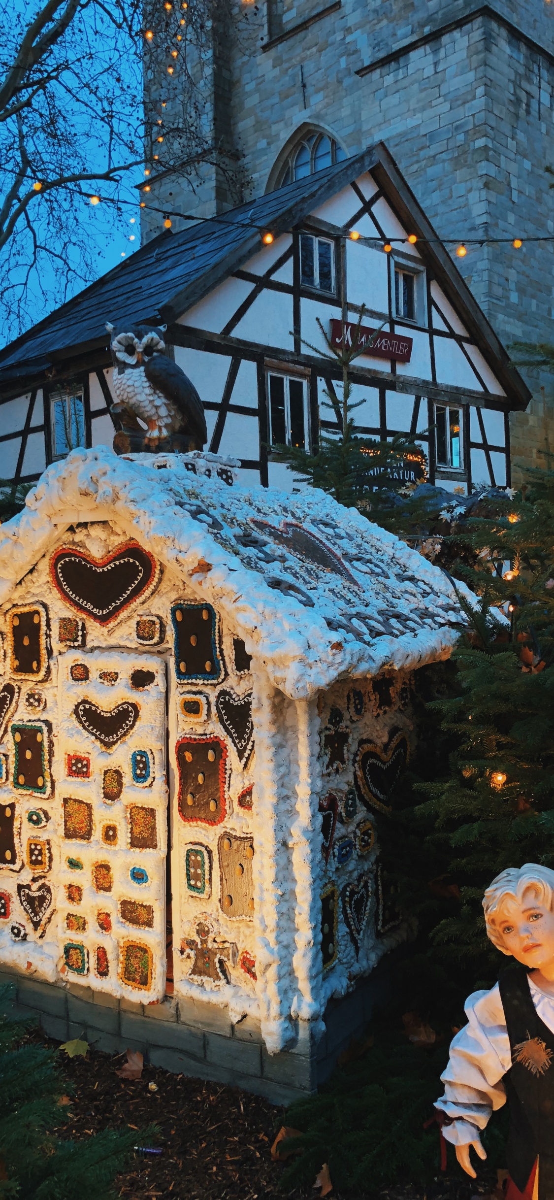 Обои зима, Хаус, Рождественские украшения, родина, праздник в разрешении 1125x2436