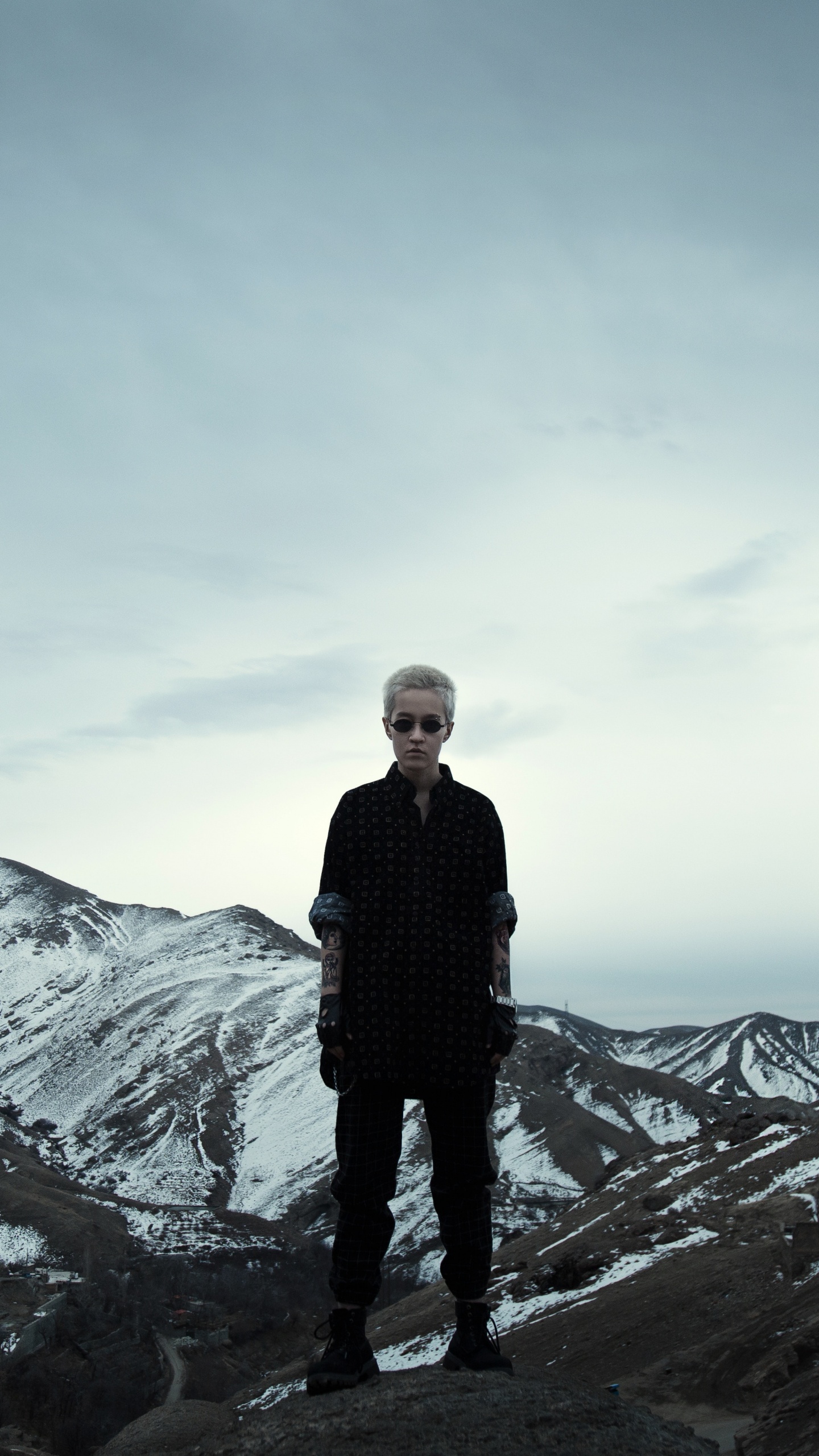 Обои гора, холм, горный рельеф, хребет, облако в разрешении 1440x2560