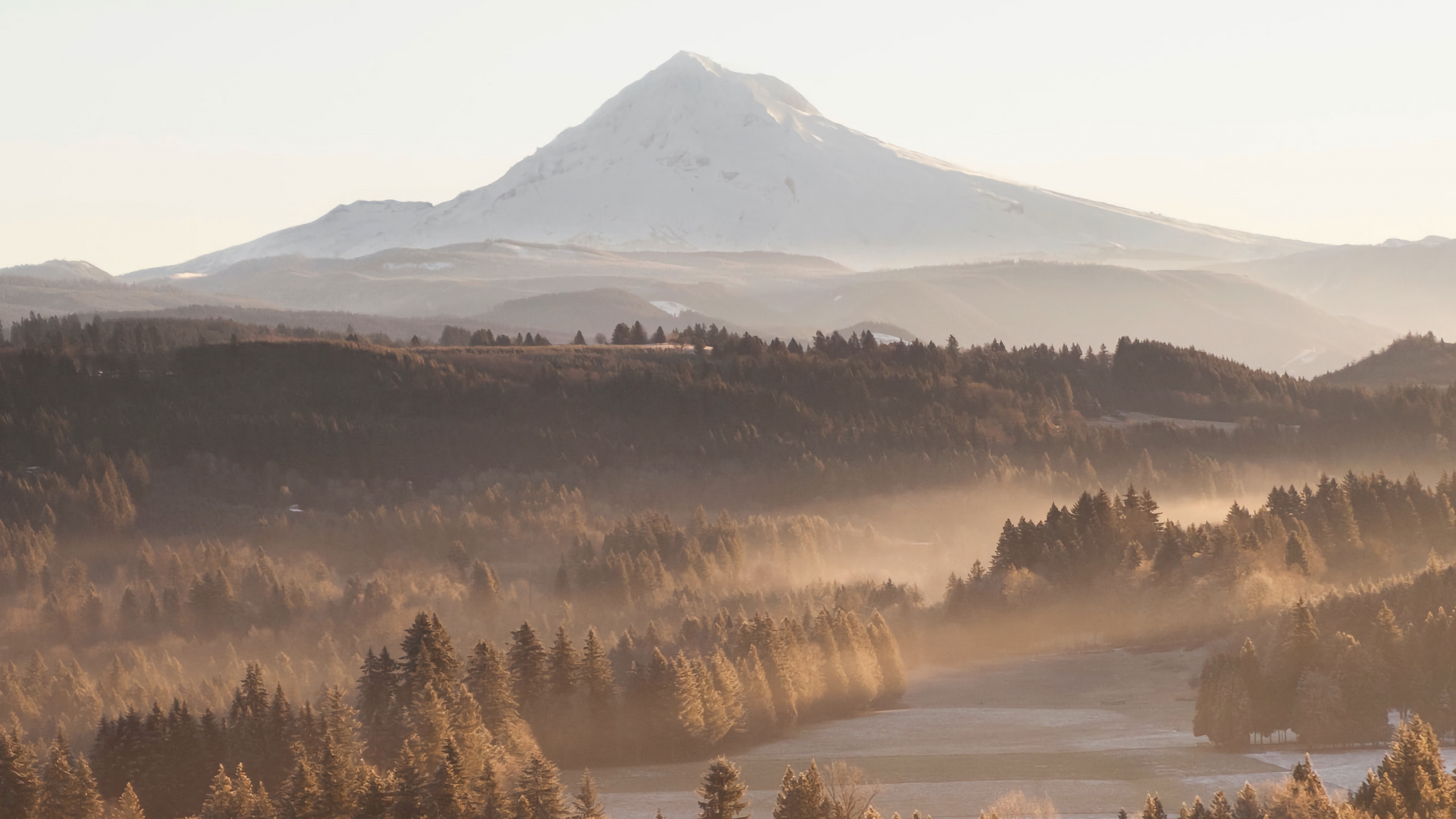 Обои облако, гора, природный ландшафт, нагорье, равнина в разрешении 2560x1440
