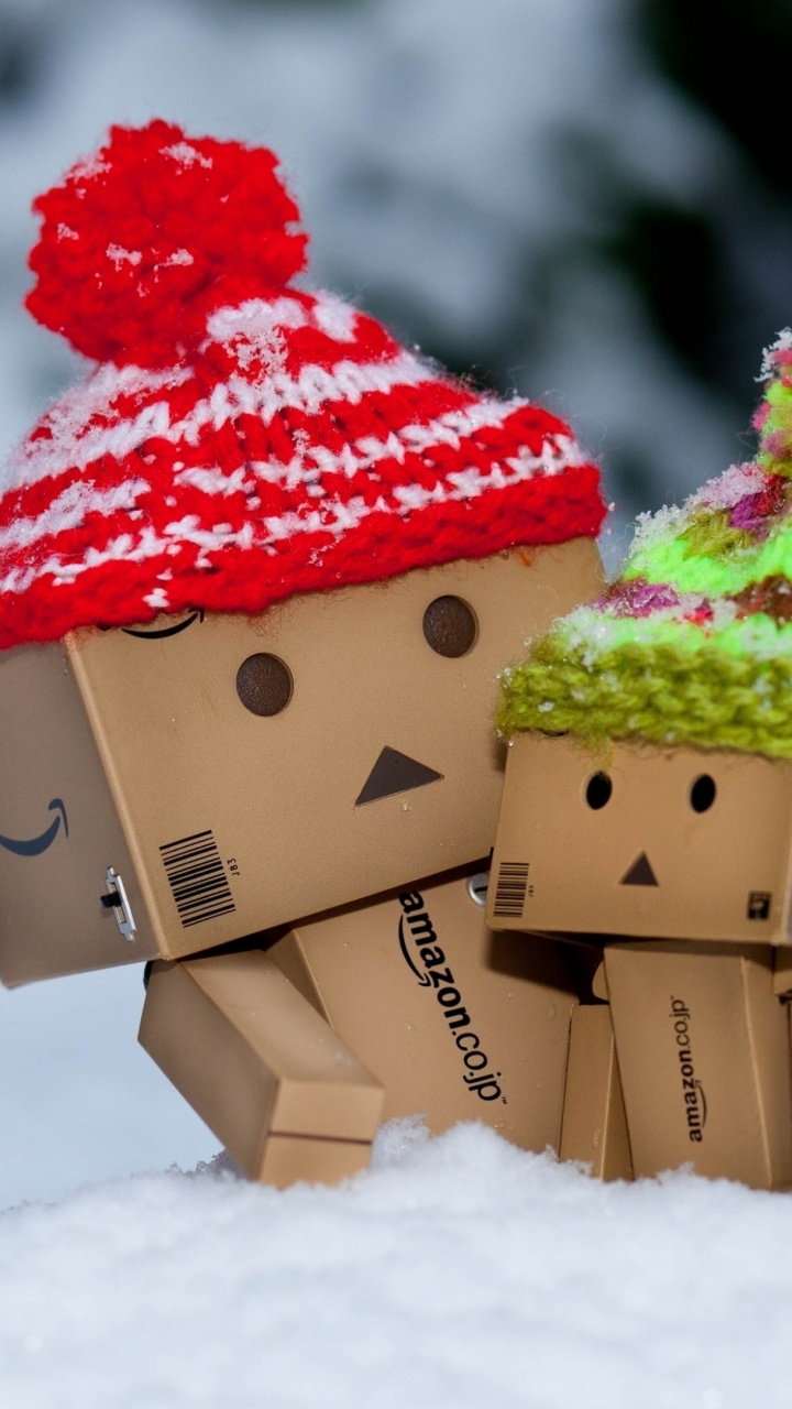 Обои снег, danboard, красный, робот, шляпа в разрешении 720x1280