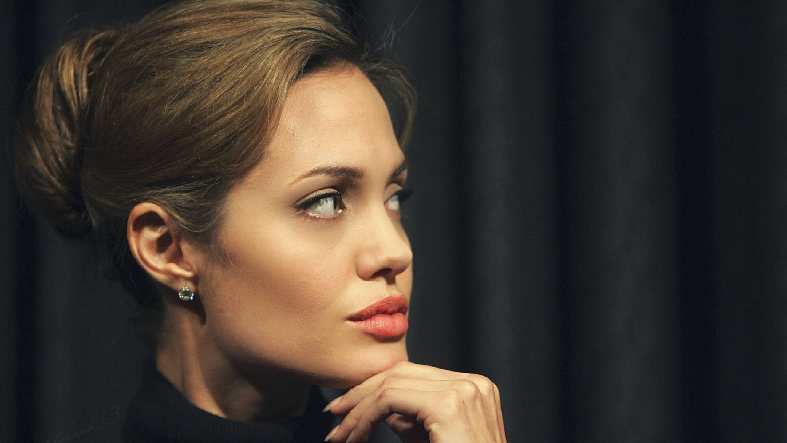 Обои Анджелина Джоли, знаменитость, актер, прическа, бровь в разрешении 2560x1440