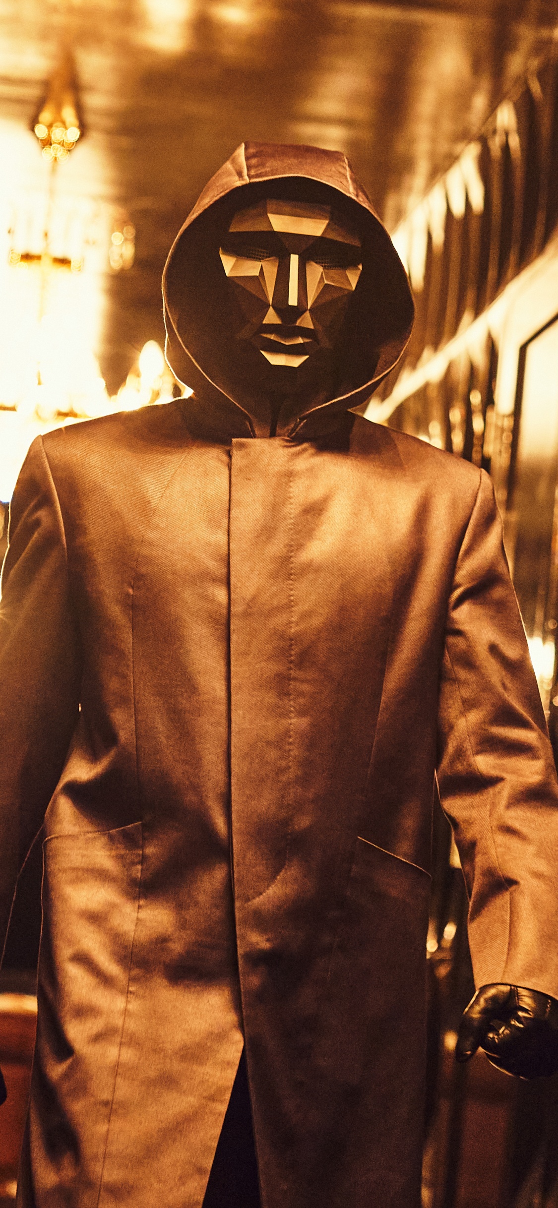 Обои игра в кальмара, хост игры кальмаров, Сон Ги-Хун, о иль-нам, нетфликс в разрешении 1125x2436