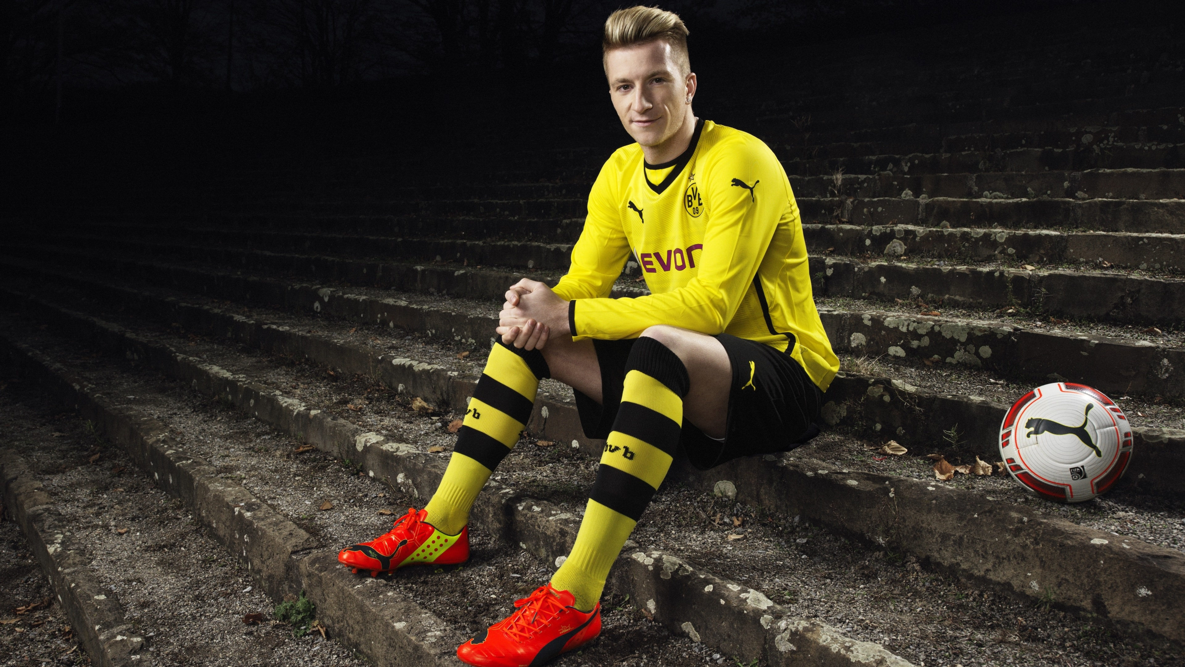 Обои сборная Германии по футболу, Футбольный игрок, игрок, желтый, футбол в разрешении 3840x2160