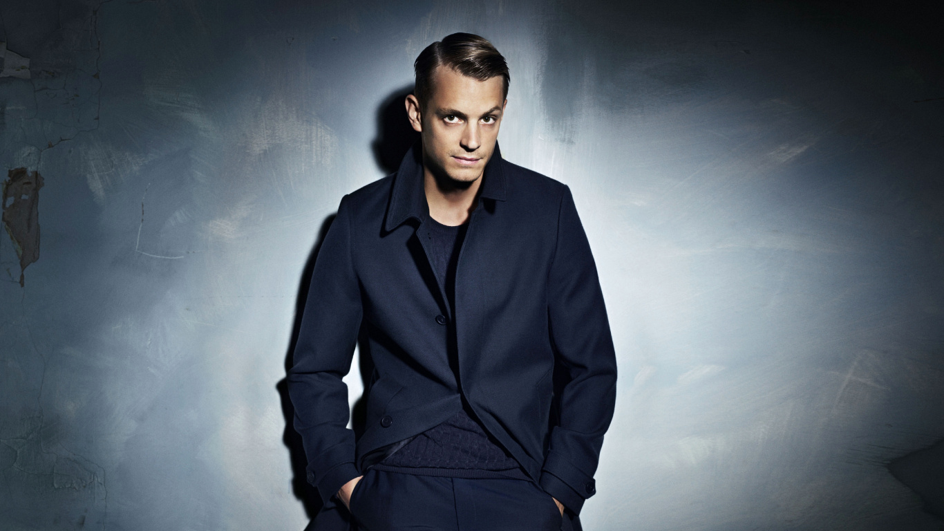 Обои мужской, темнота, видео, знаменитость, актер в разрешении 1366x768