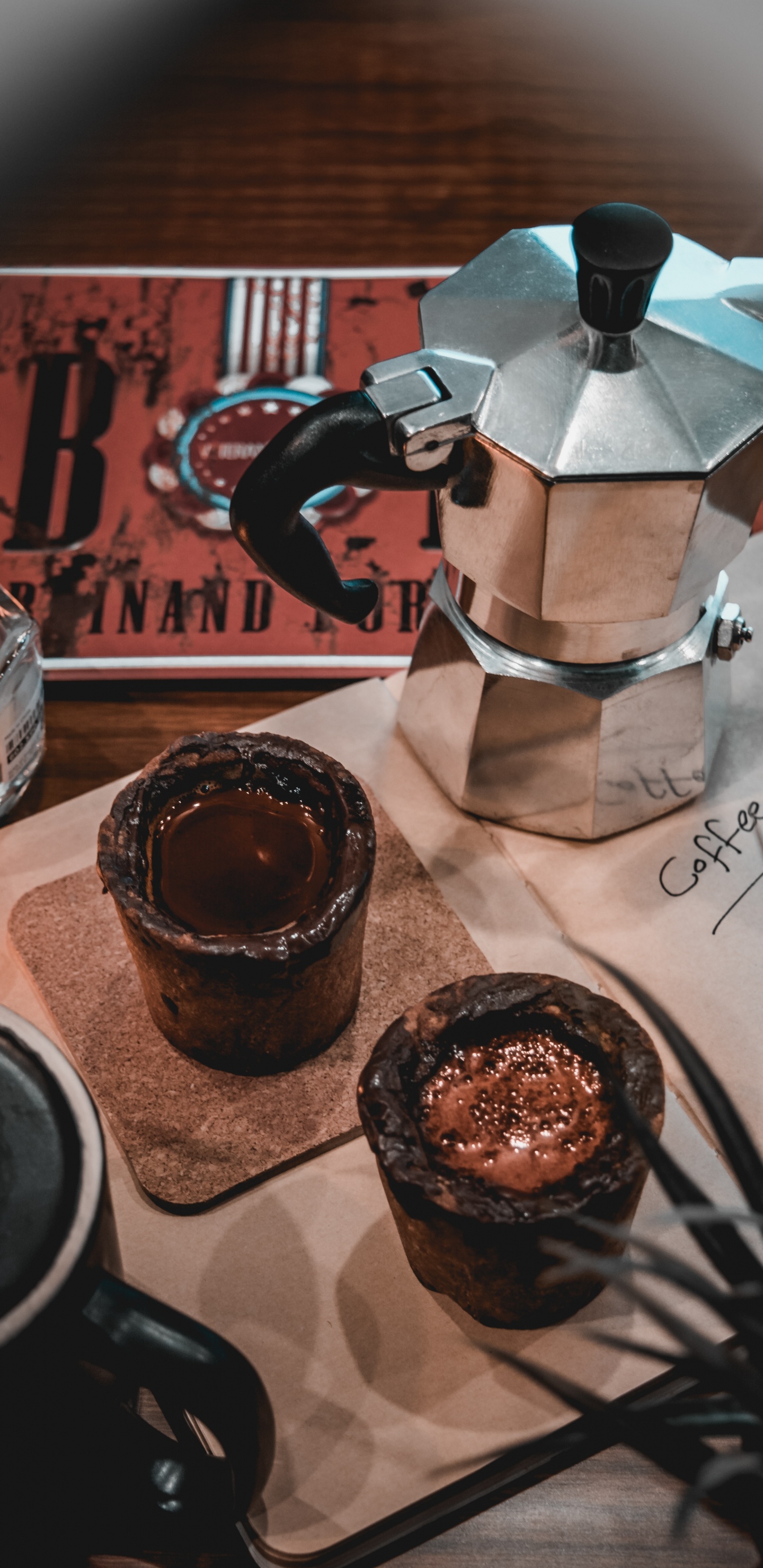 Обои кружка, шоколад, мелодия, кухня, шоколадный торт в разрешении 1440x2960