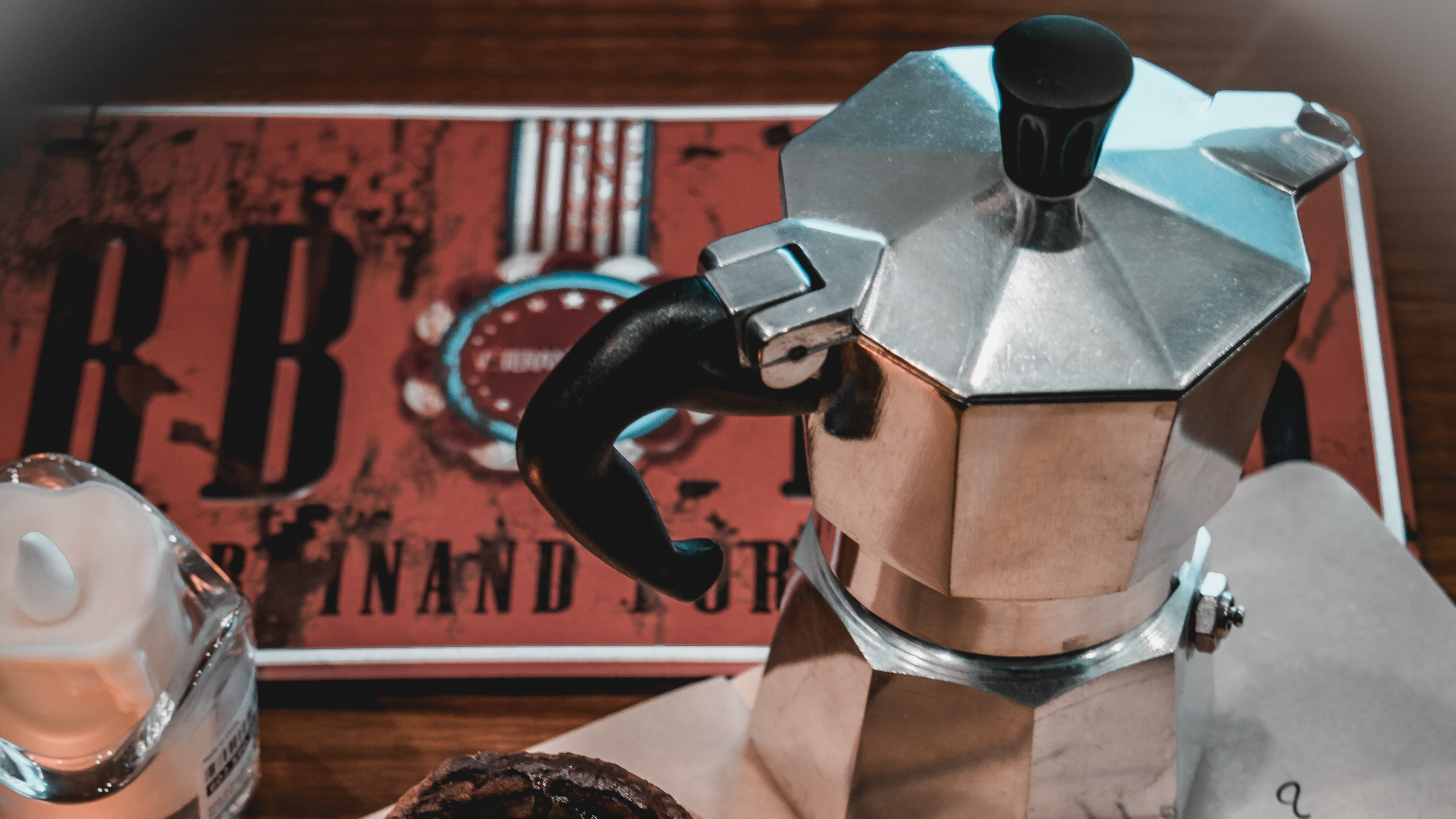 Обои кружка, шоколад, мелодия, кухня, шоколадный торт в разрешении 3840x2160