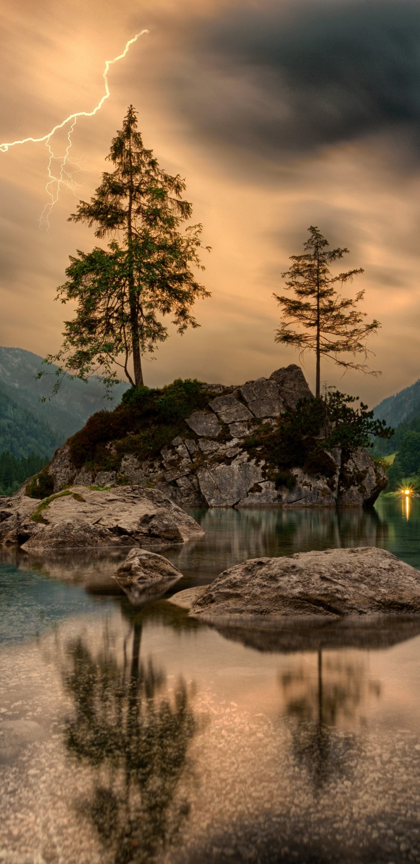 Обои Хинтерзее, облако, вода, растение, гора в разрешении 1440x2960