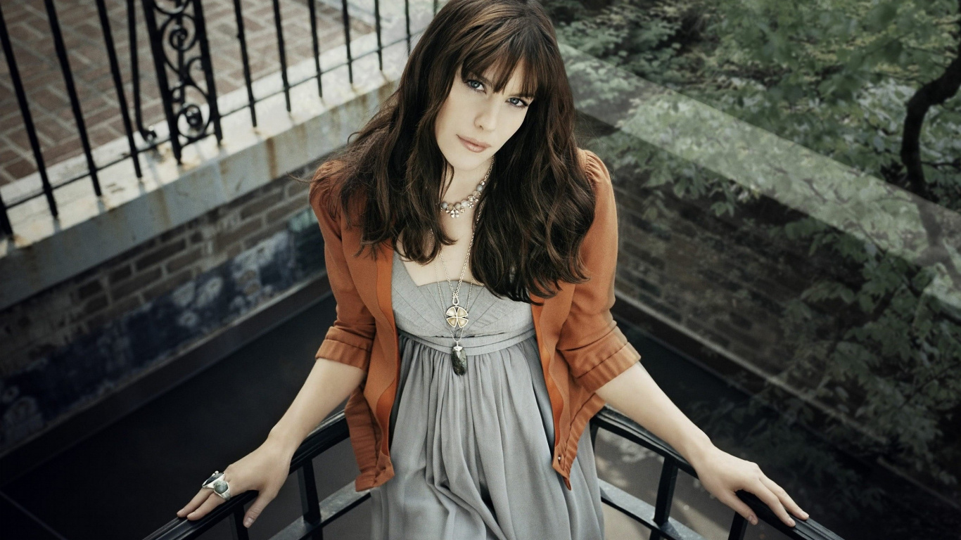 Обои знаменитость, красота, длинные волосы, каштановые волосы, манекенщица в разрешении 1366x768