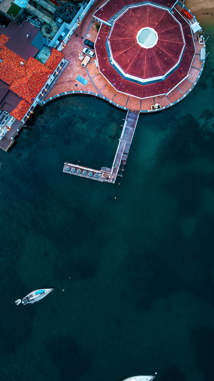 Обои отражение, вода, пейзаж, асфальт, отдых в разрешении 750x1334