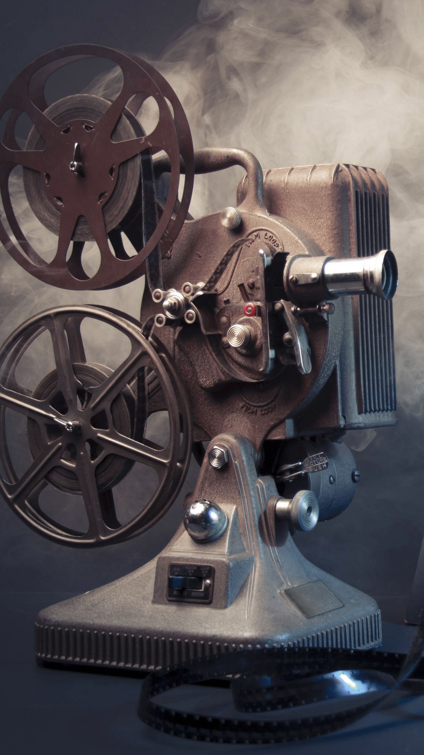 Обои кинофестиваль, кинорежиссер, кастинг для короткометражного фильма, колесо, технологии в разрешении 1440x2560