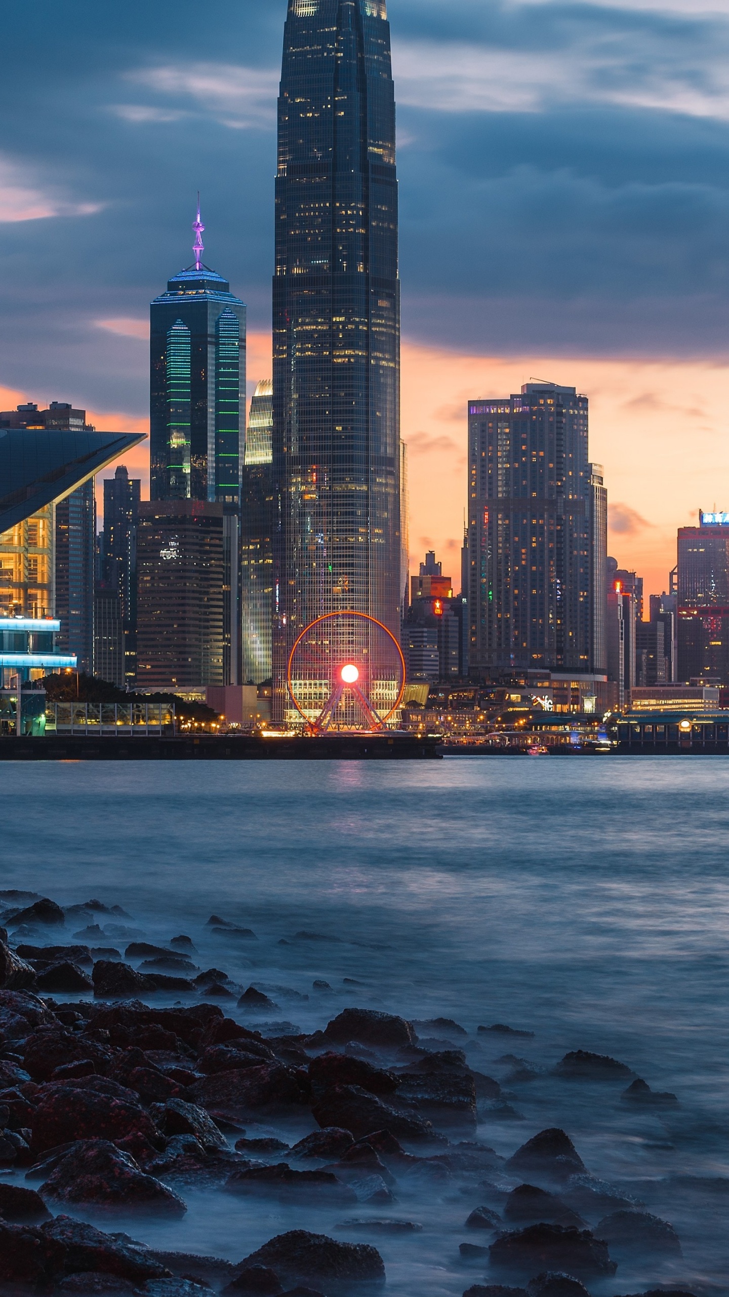 Обои вода, облако, небоскреб, здание, атмосфера в разрешении 1440x2560