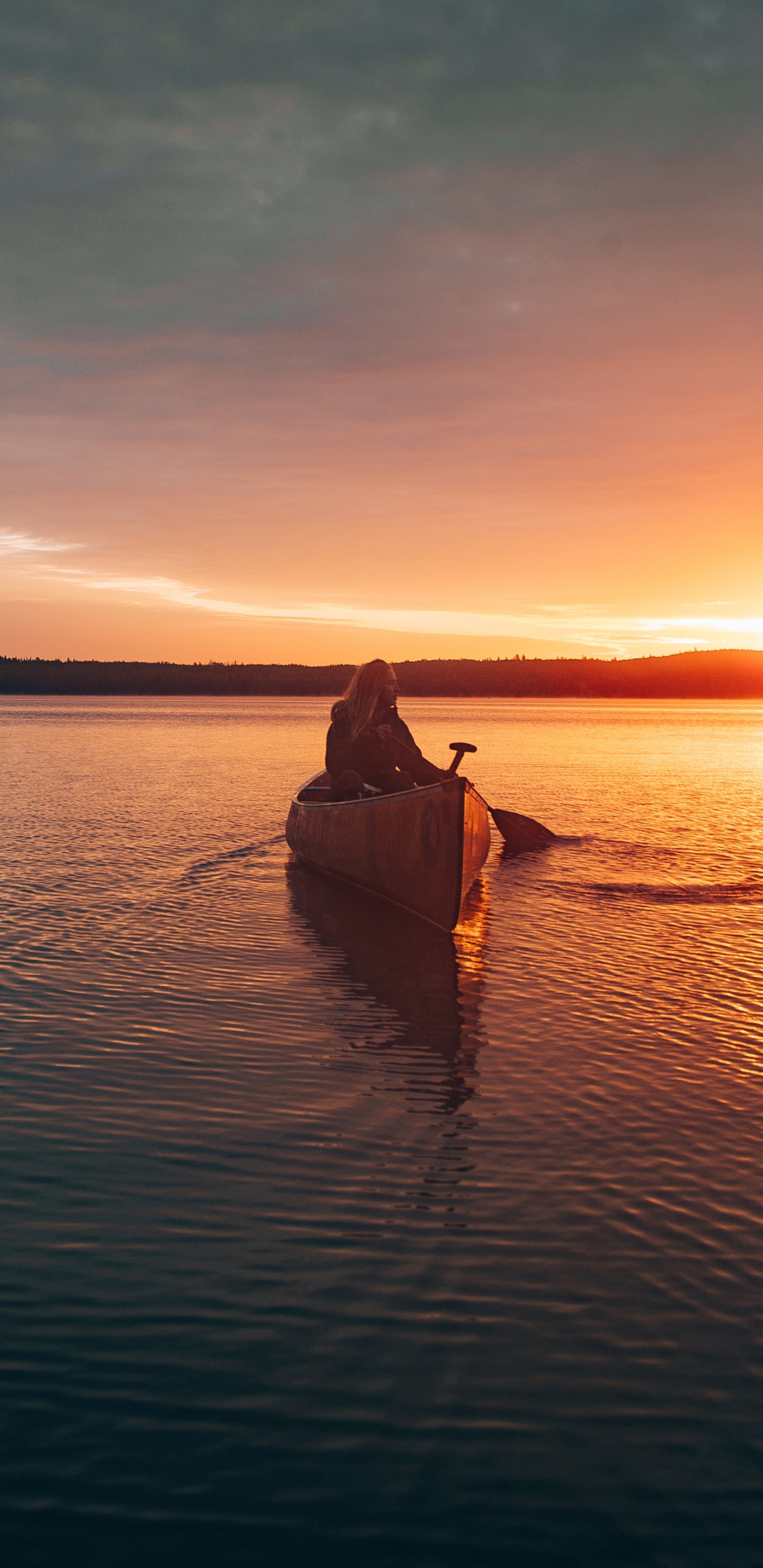Обои вода, закат, отражение, горизонт, облако в разрешении 1440x2960