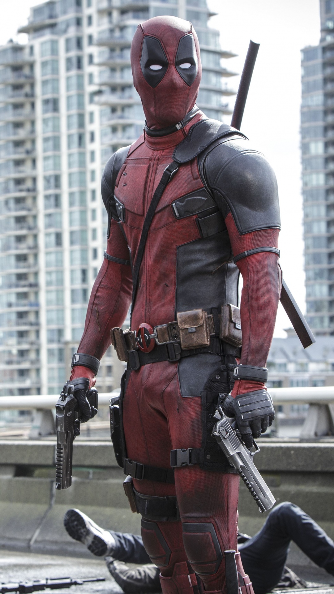 Обои дэдпул, супергерой, фильм критика, спецодежда, боевик в разрешении 1080x1920