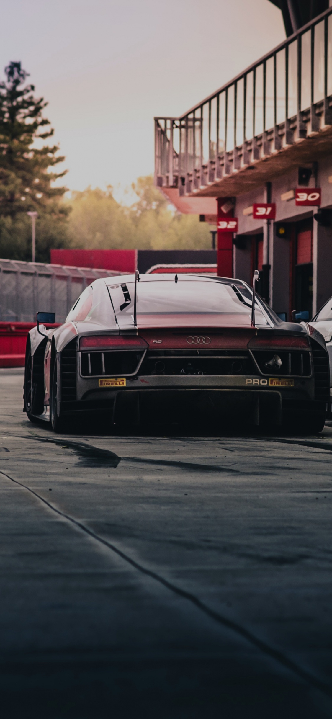 Обои легковые автомобили, колесо, шина, автомобильное освещение, капюшон в разрешении 1125x2436