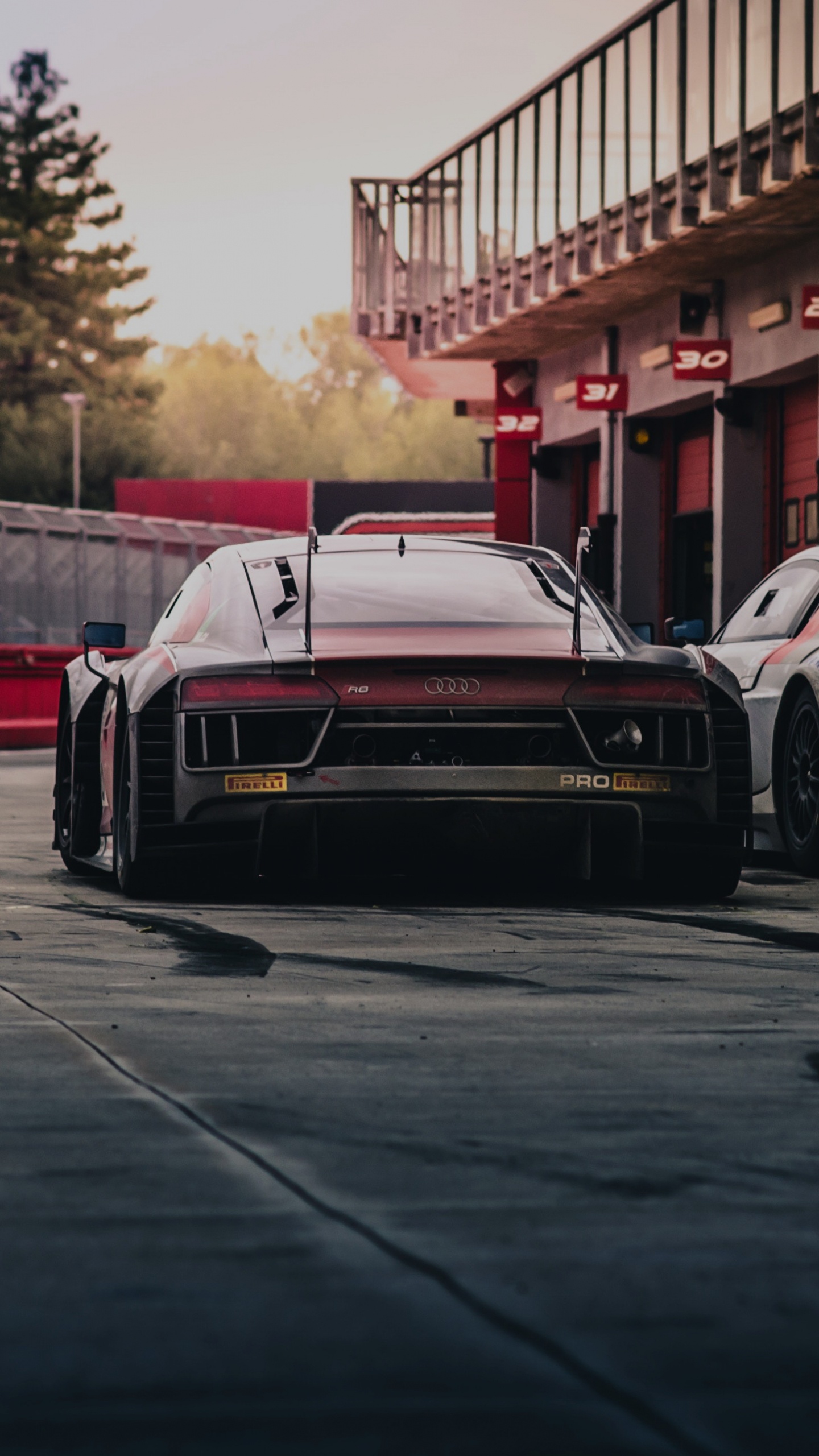 Обои легковые автомобили, колесо, шина, автомобильное освещение, капюшон в разрешении 1440x2560