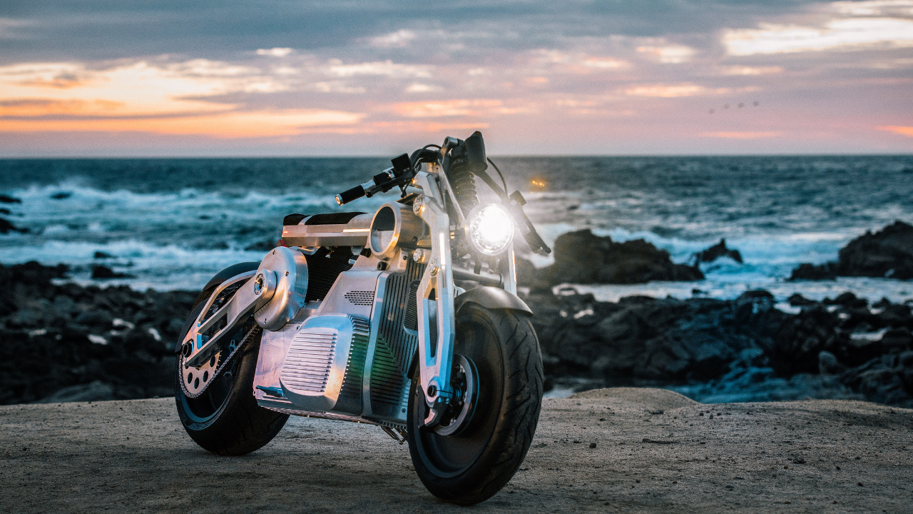 Обои мотоцикл, автомобильные шины, шина, колесо, вода в разрешении 1280x720