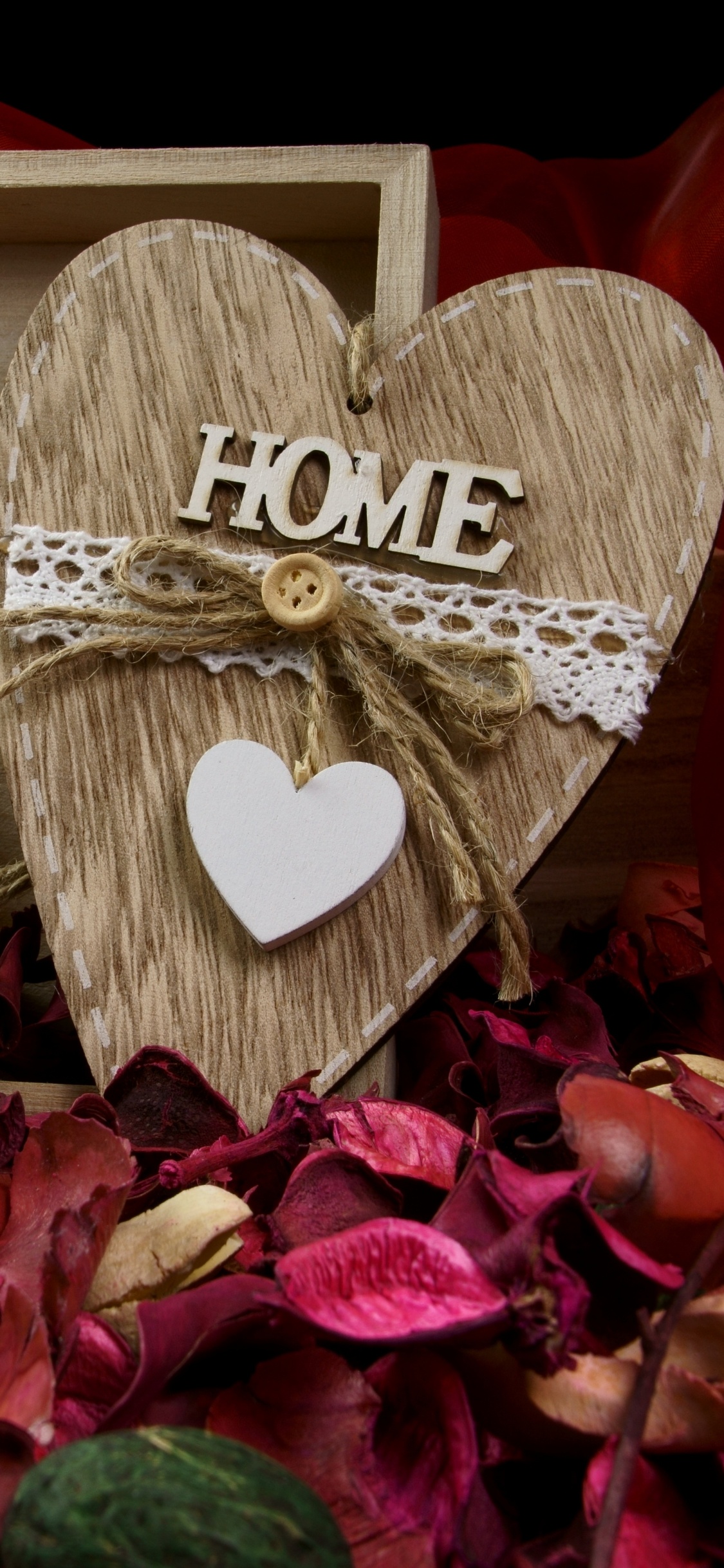 Обои роман, сердце, лепесток, День Святого Валентина, цветок в разрешении 1125x2436