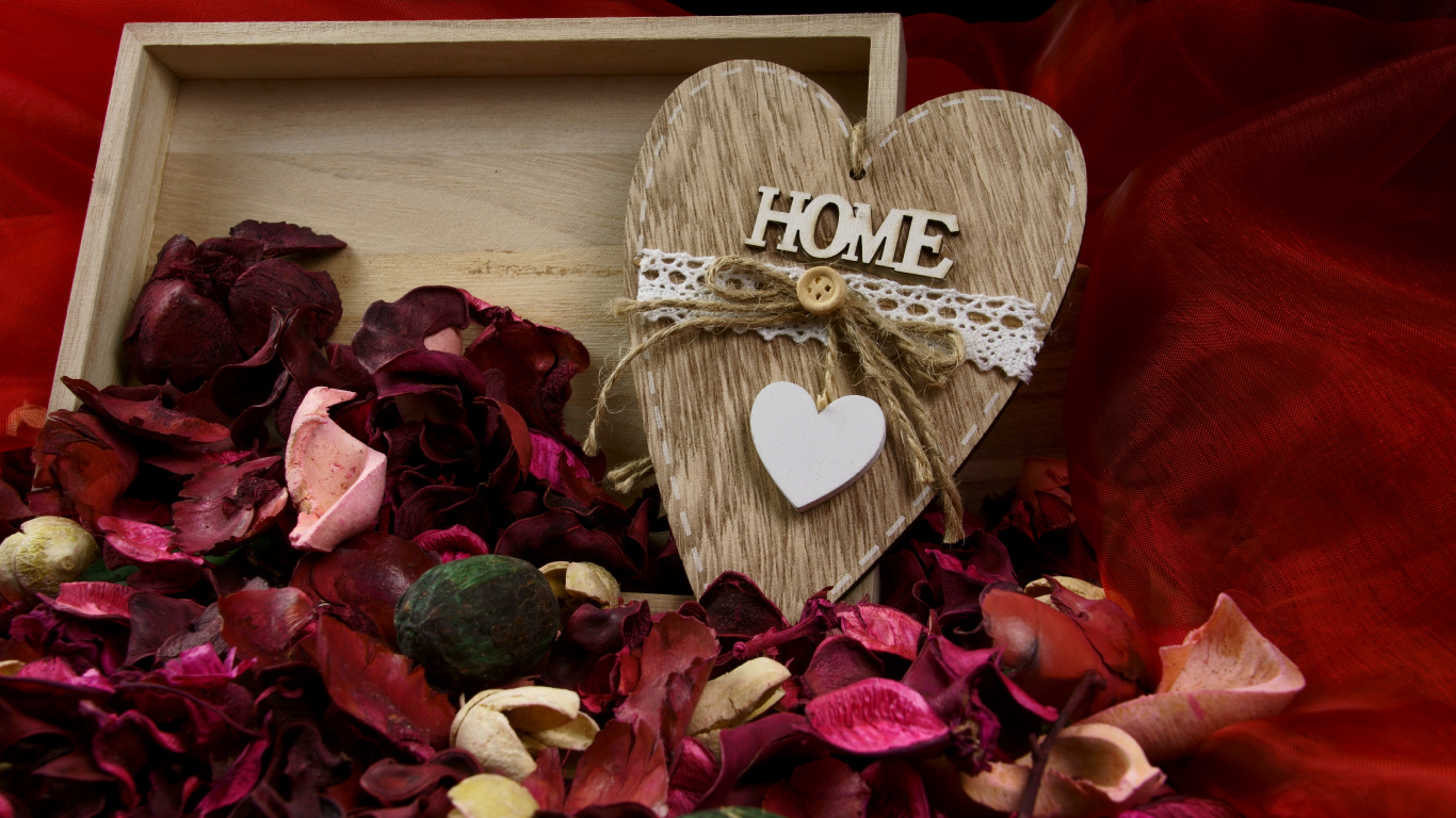 Обои роман, сердце, лепесток, День Святого Валентина, цветок в разрешении 1366x768