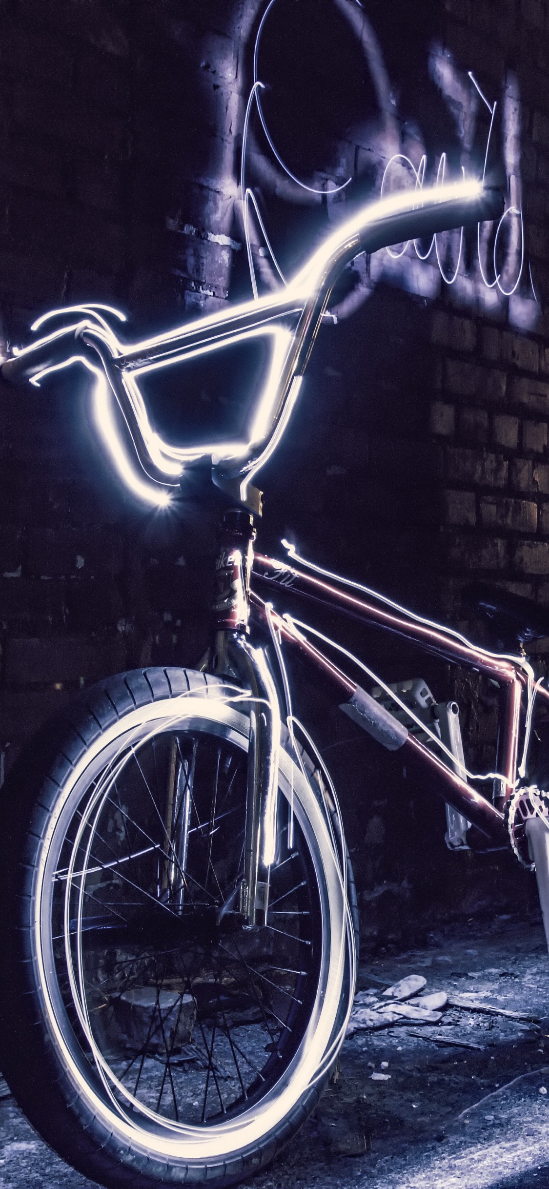 Обои велосипед, bmx велосипед, велосипедное колесо, свет, Фристайл BMX в разрешении 1125x2436