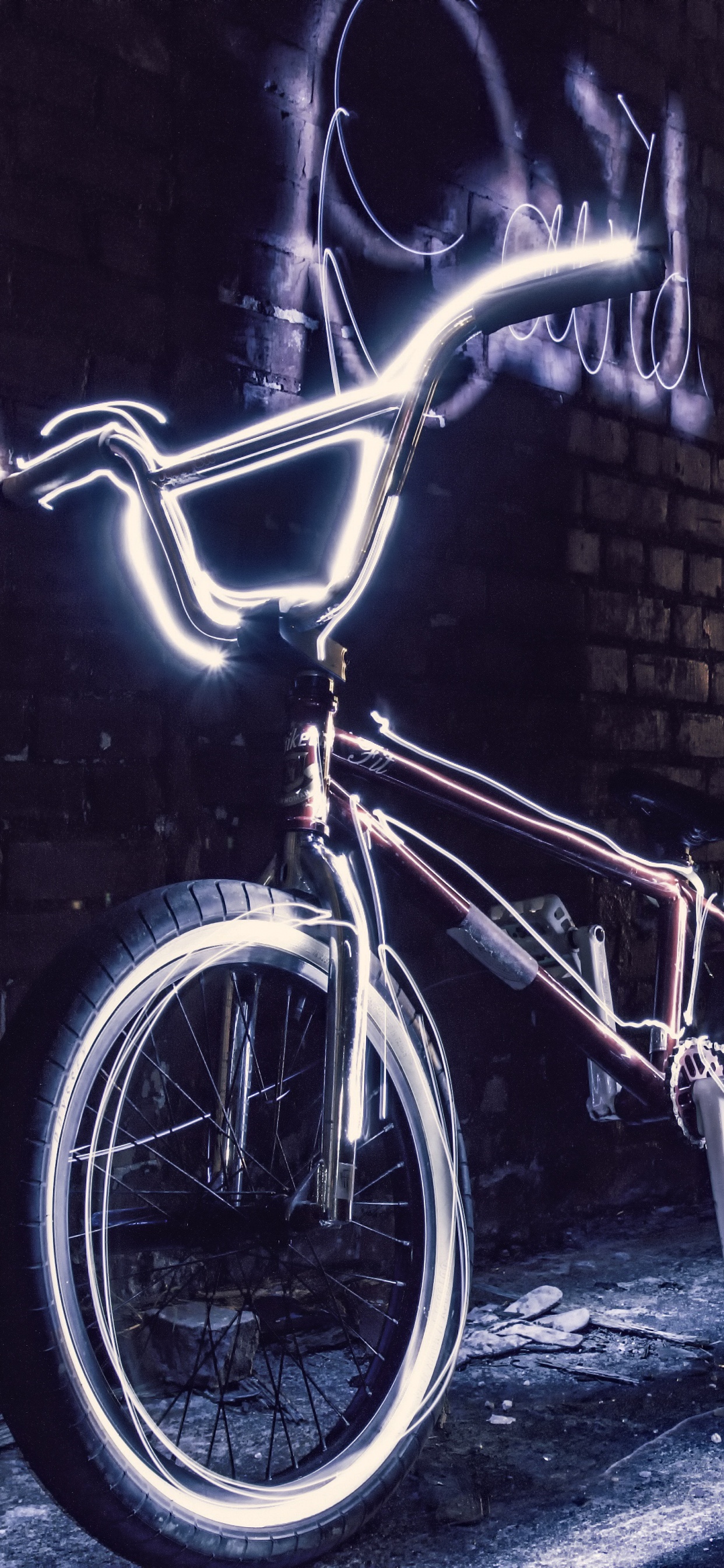 Обои велосипед, bmx велосипед, велосипедное колесо, свет, Фристайл BMX в разрешении 1242x2688