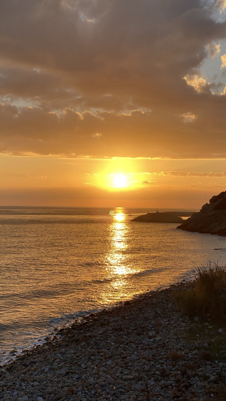 Обои горизонт, вода, облако, атмосфера, послесвечение в разрешении 720x1280