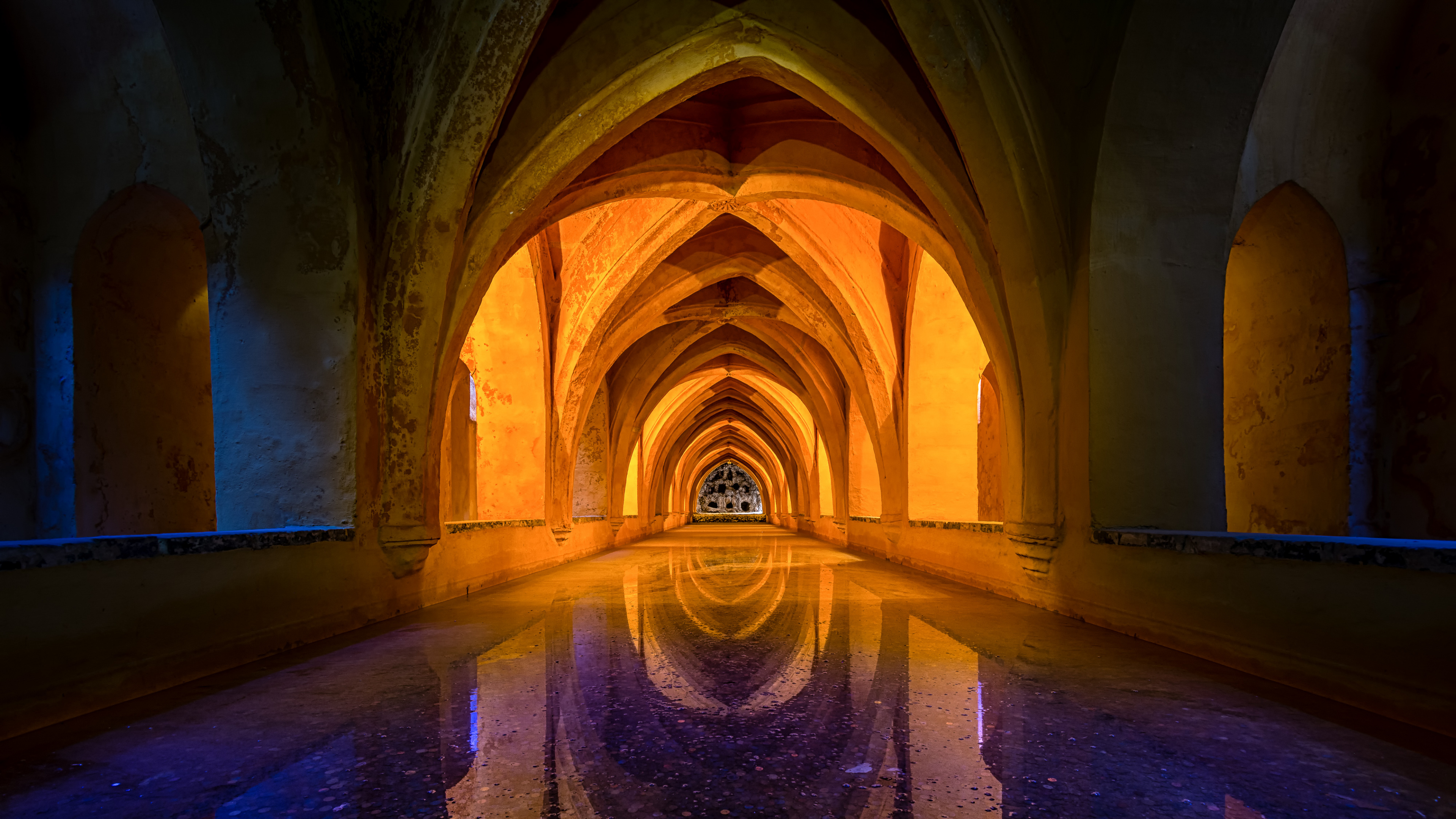 Обои арка, архитектура, симметрия, здание, аркада в разрешении 3840x2160