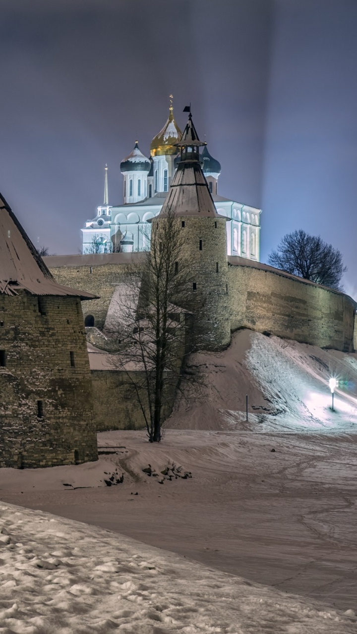 Обои город, зима, городок, вода, замок в разрешении 720x1280