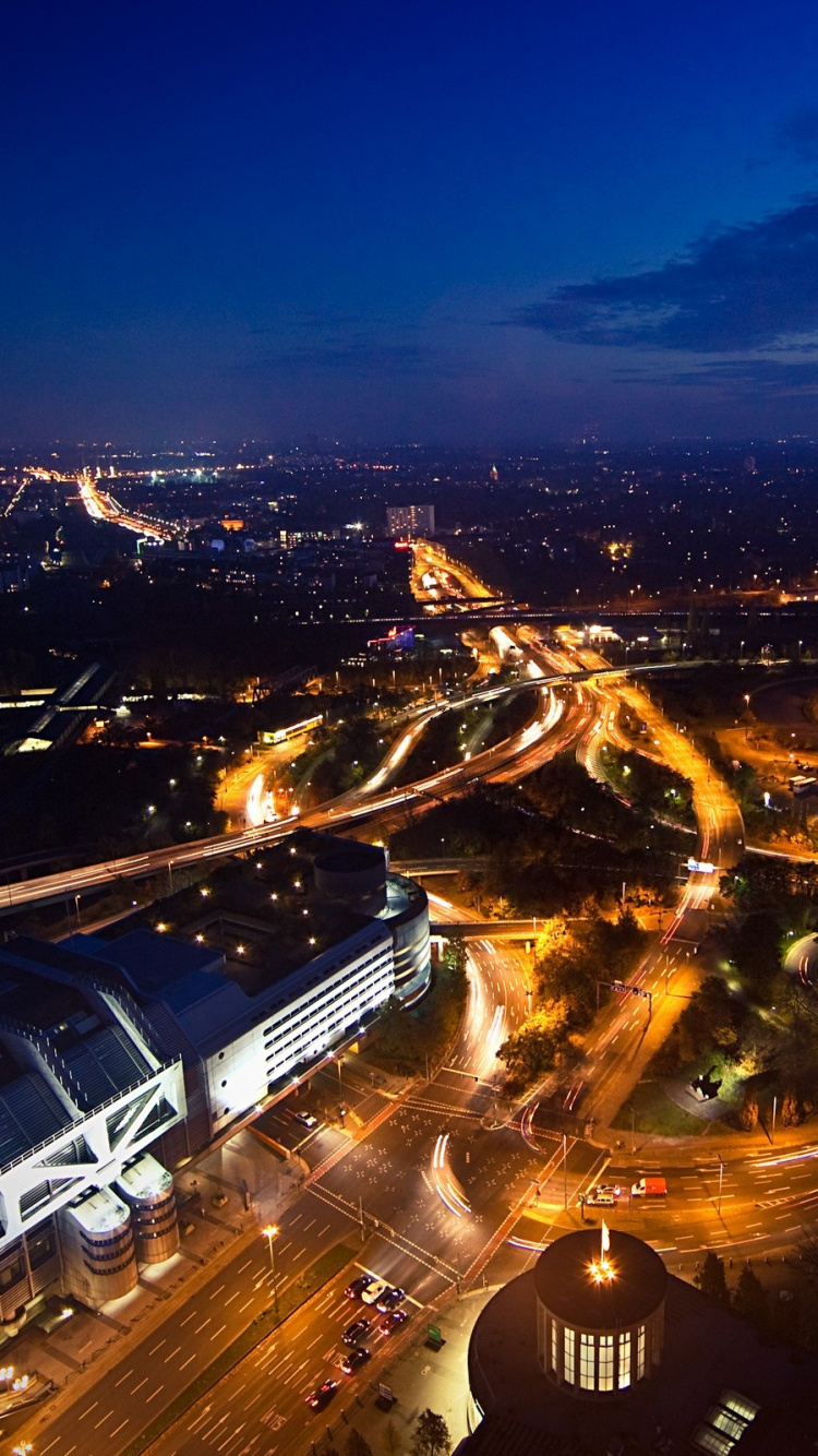 Обои Берлин, ночь, город, городской район, городской пейзаж в разрешении 750x1334