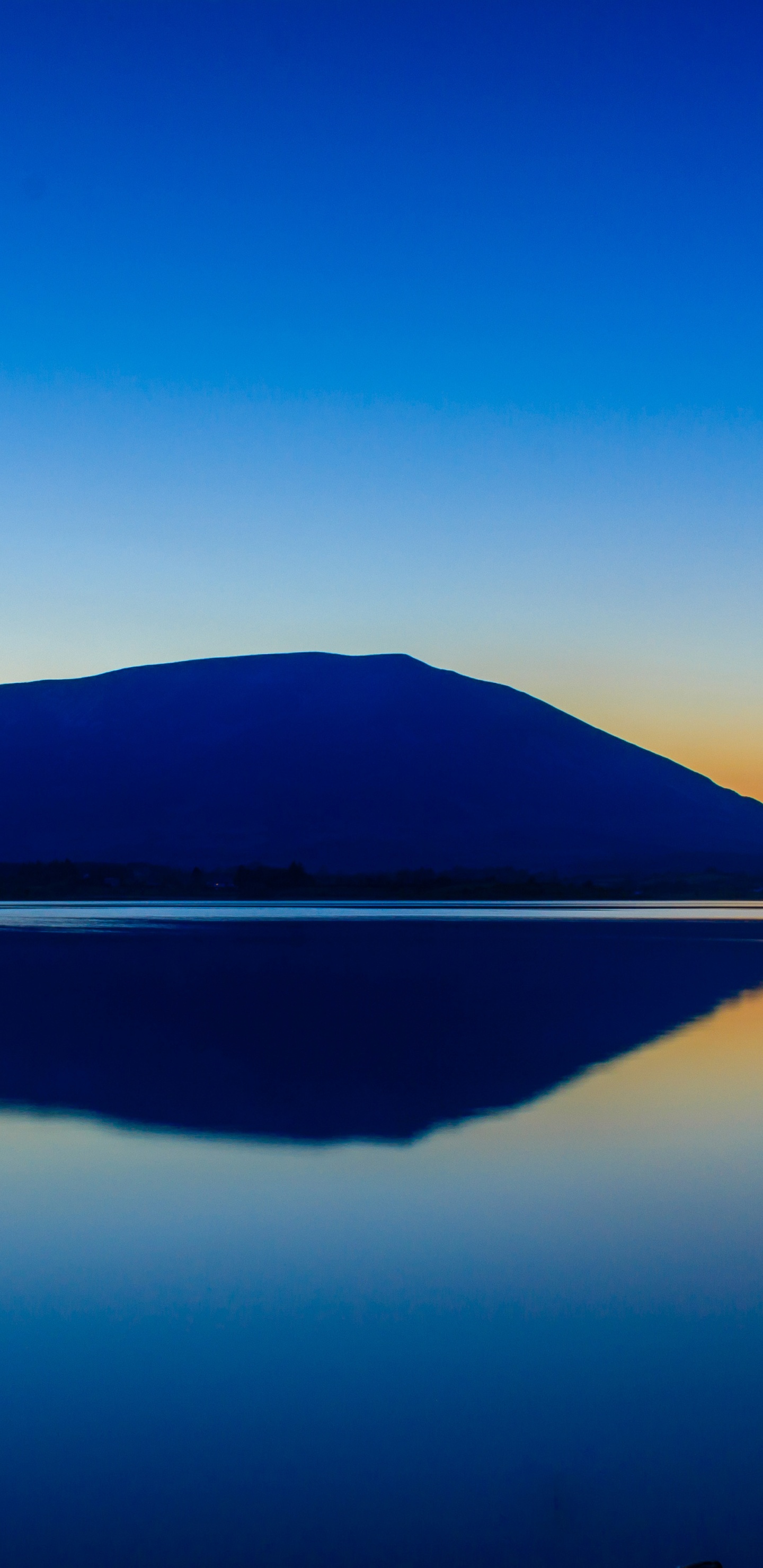 Обои отражение, синий, природа, горизонт, утро в разрешении 1440x2960