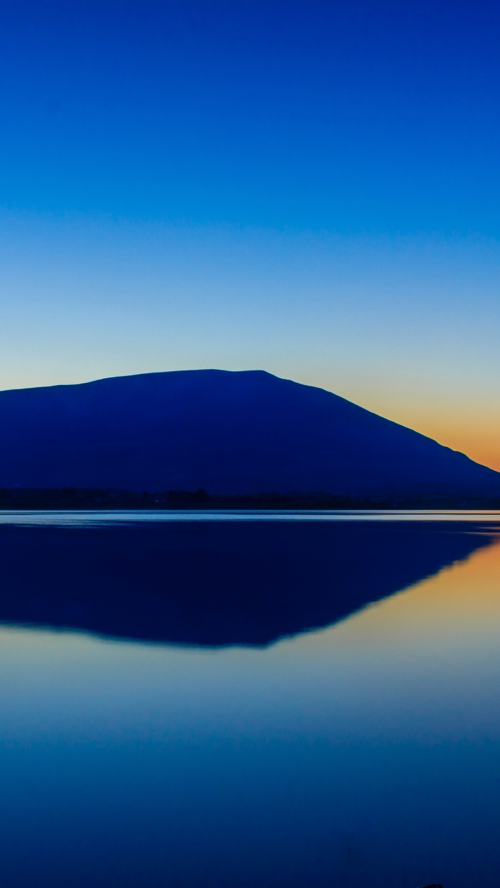 Обои отражение, синий, природа, горизонт, утро в разрешении 720x1280