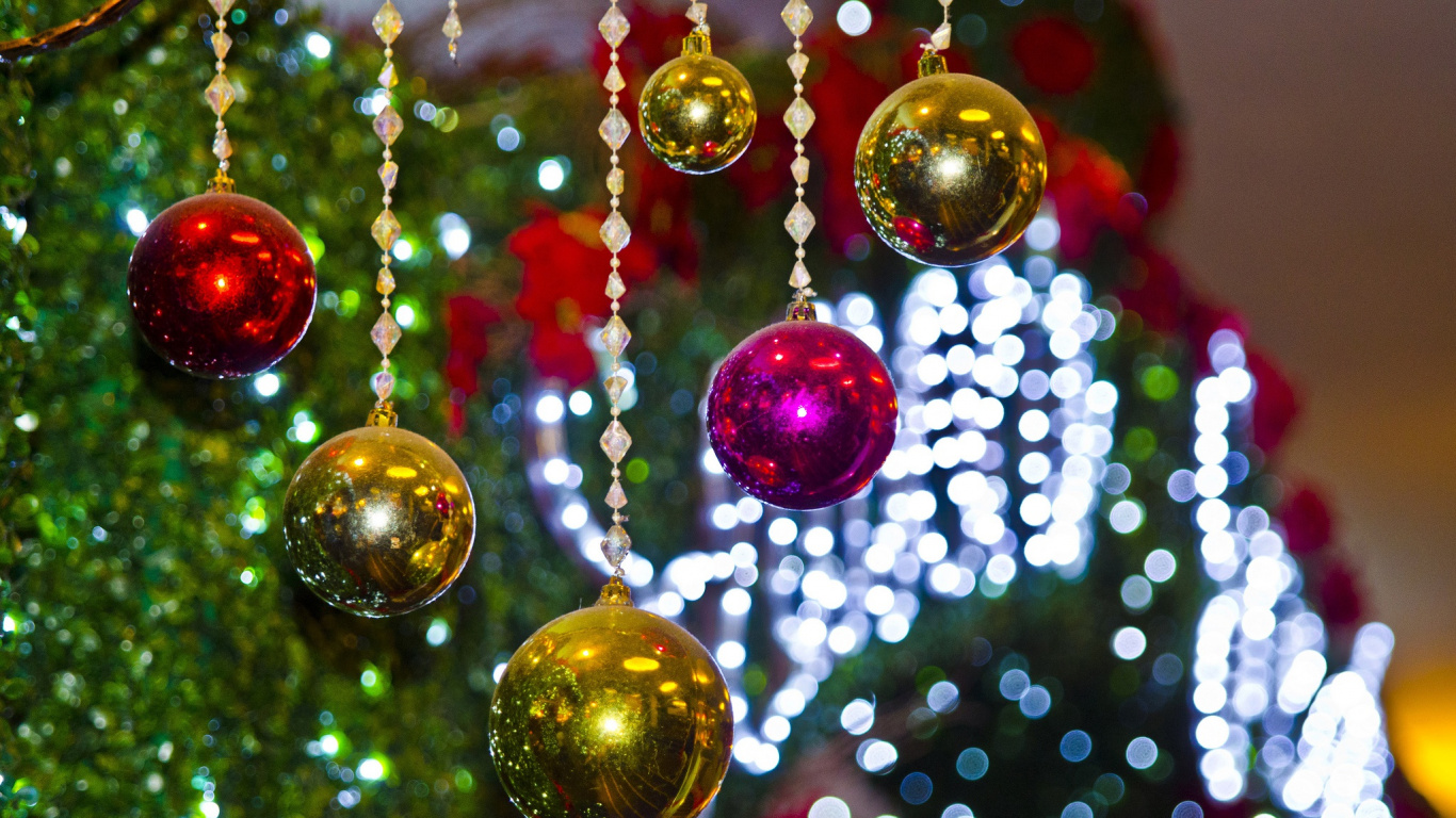 Обои рождественский орнамент, Рождественский день, праздник, Рождественские украшения, дерево в разрешении 1366x768