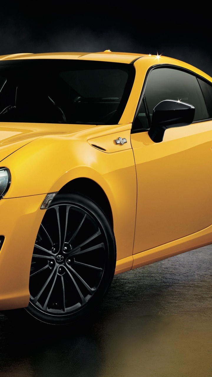 Обои авто, toyota, scion, желтый, спорткар в разрешении 720x1280