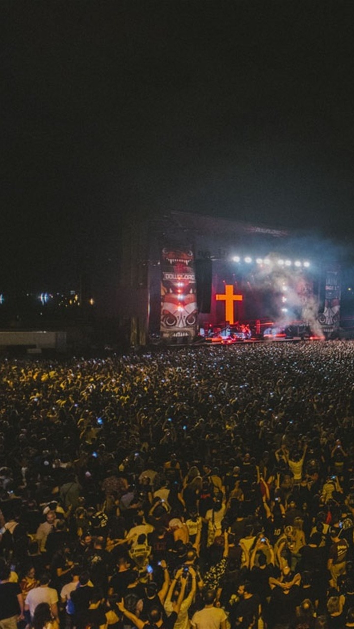 Обои концерт, тяжелый металл, фестиваль, толпа, ночь в разрешении 720x1280