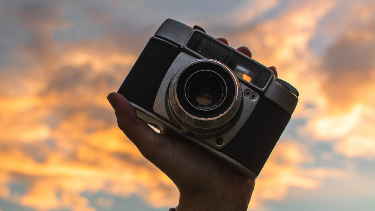 Обои камера, облако, оптика камеры, закат, объектив камеры в разрешении 1280x720