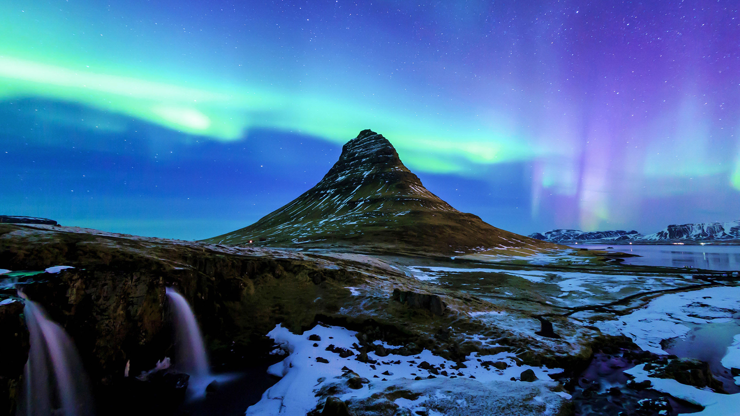 Обои Аврора, природа, атмосфера, пейзаж, гора в разрешении 2560x1440