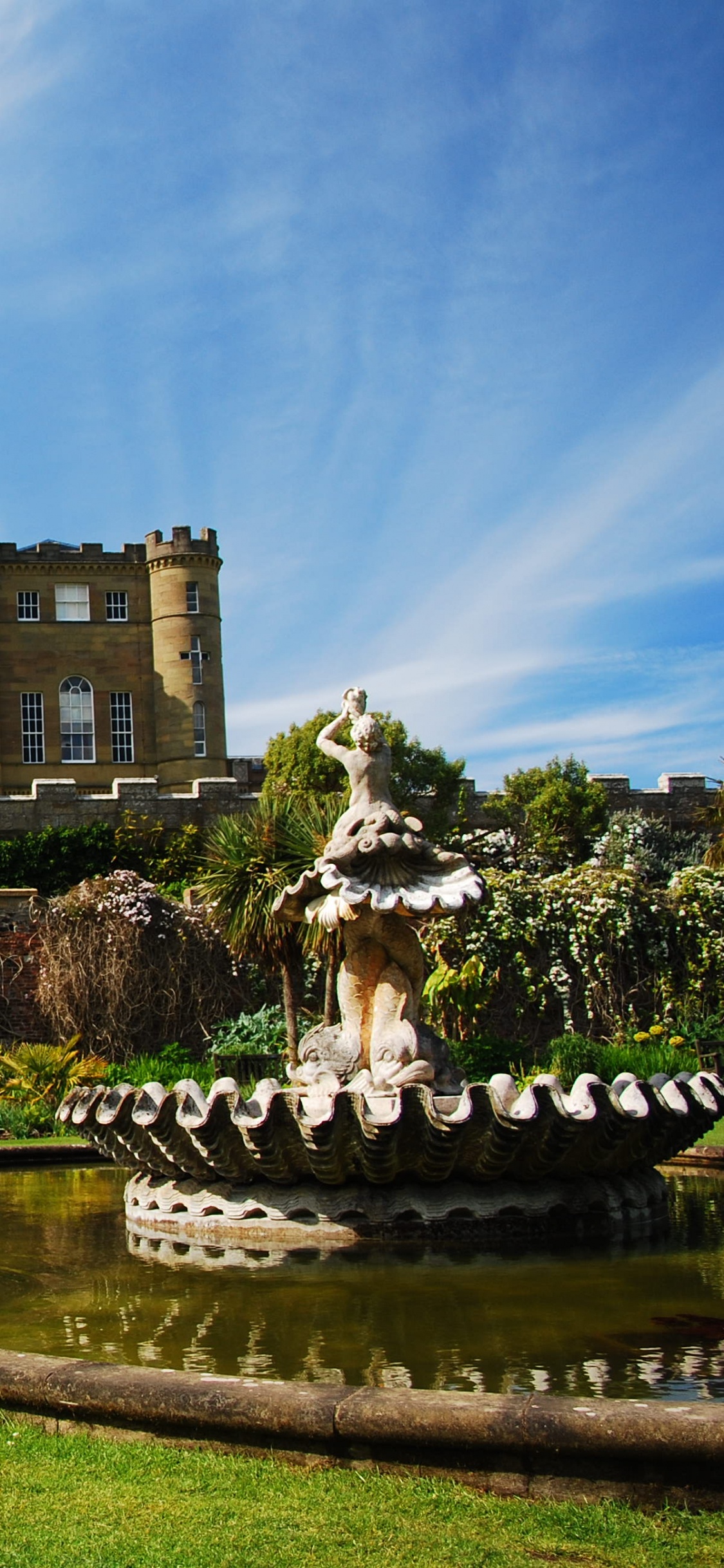 Обои Замок Калзин, замок, имущество, здание, дерево в разрешении 1125x2436