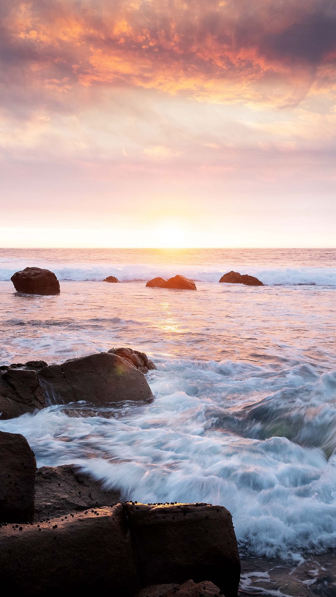 Обои облако, вода, атмосфера, послесвечение, природный ландшафт в разрешении 1080x1920