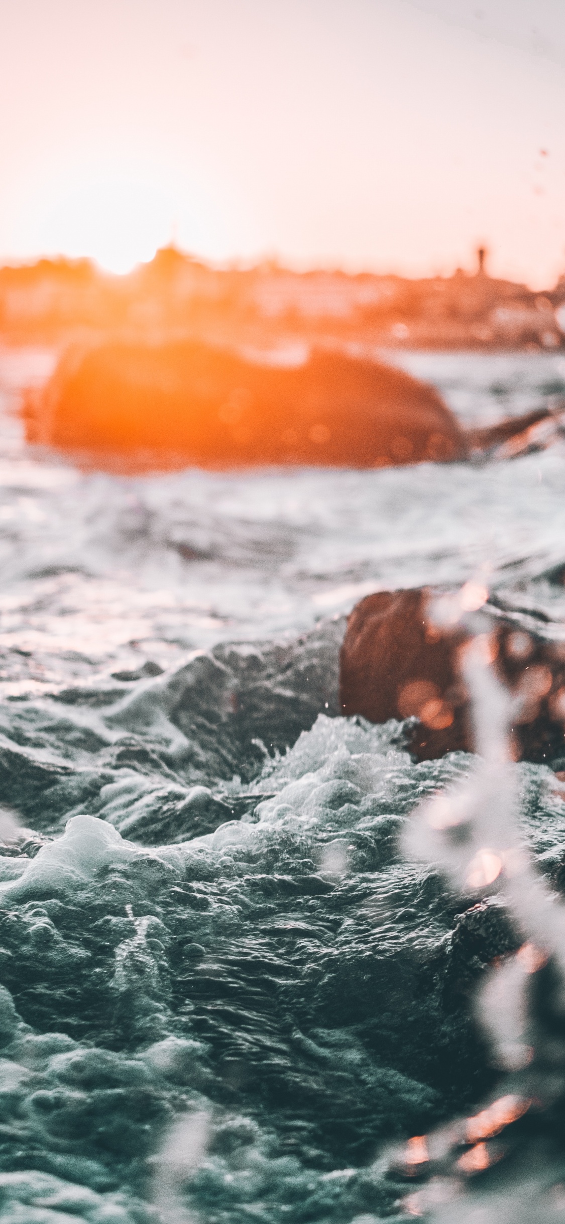 Обои волна, вода, море, океан, ветровая волна в разрешении 1125x2436