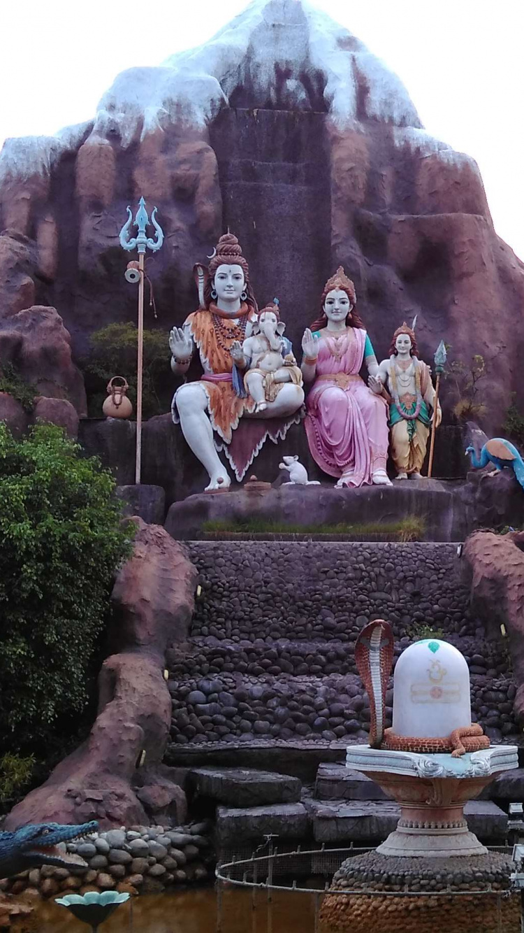 Обои индуистский храм, храм, туризм, историческое место, статуя в разрешении 750x1334