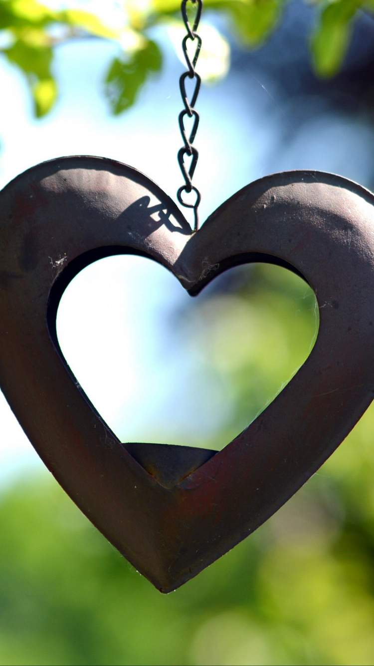 Обои сердце, любовь, кулон, ювелирные изделия, лист в разрешении 750x1334