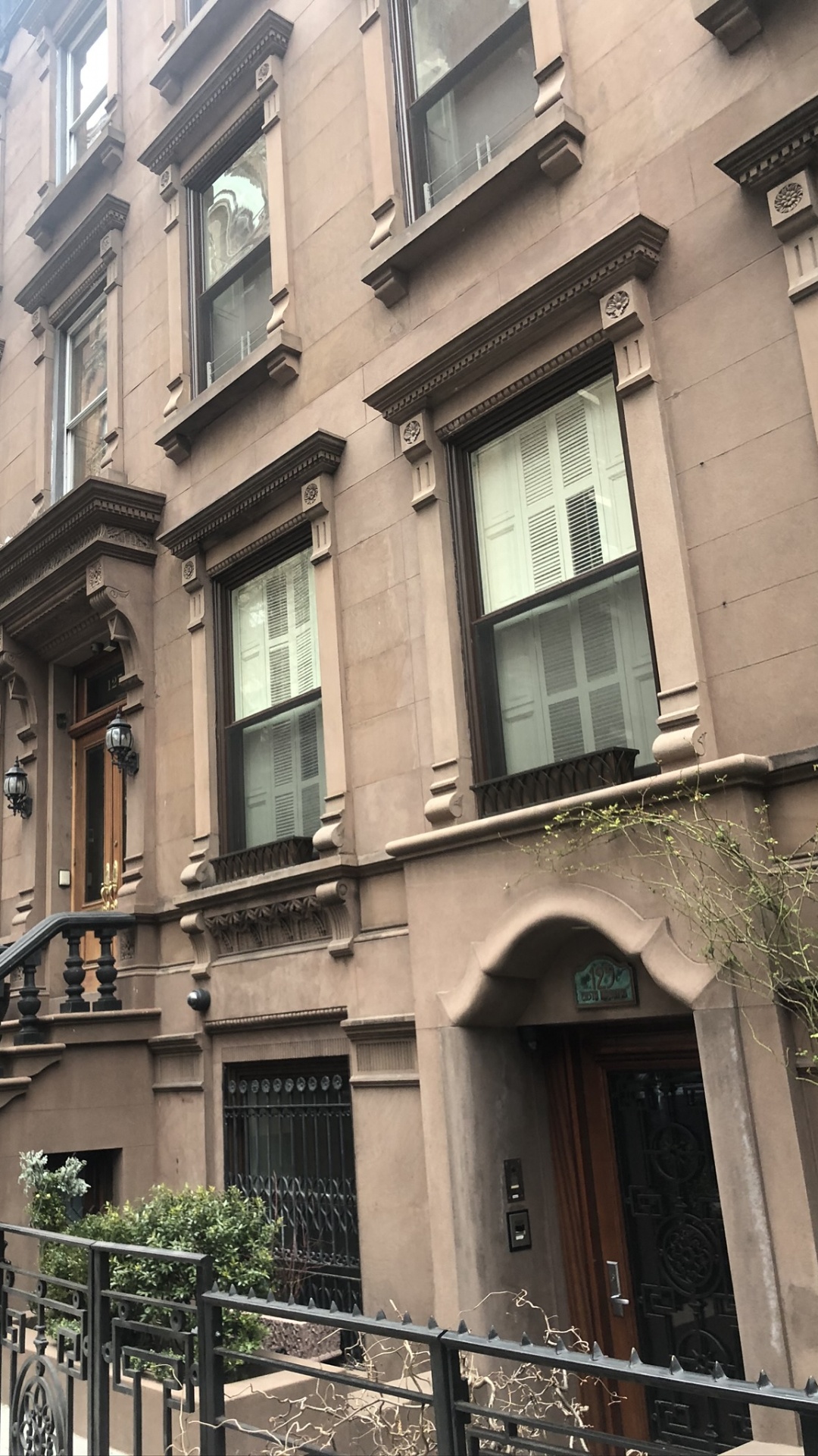 Обои фасад, недвижимость, балкон, кондоминиум, соседство в разрешении 1080x1920