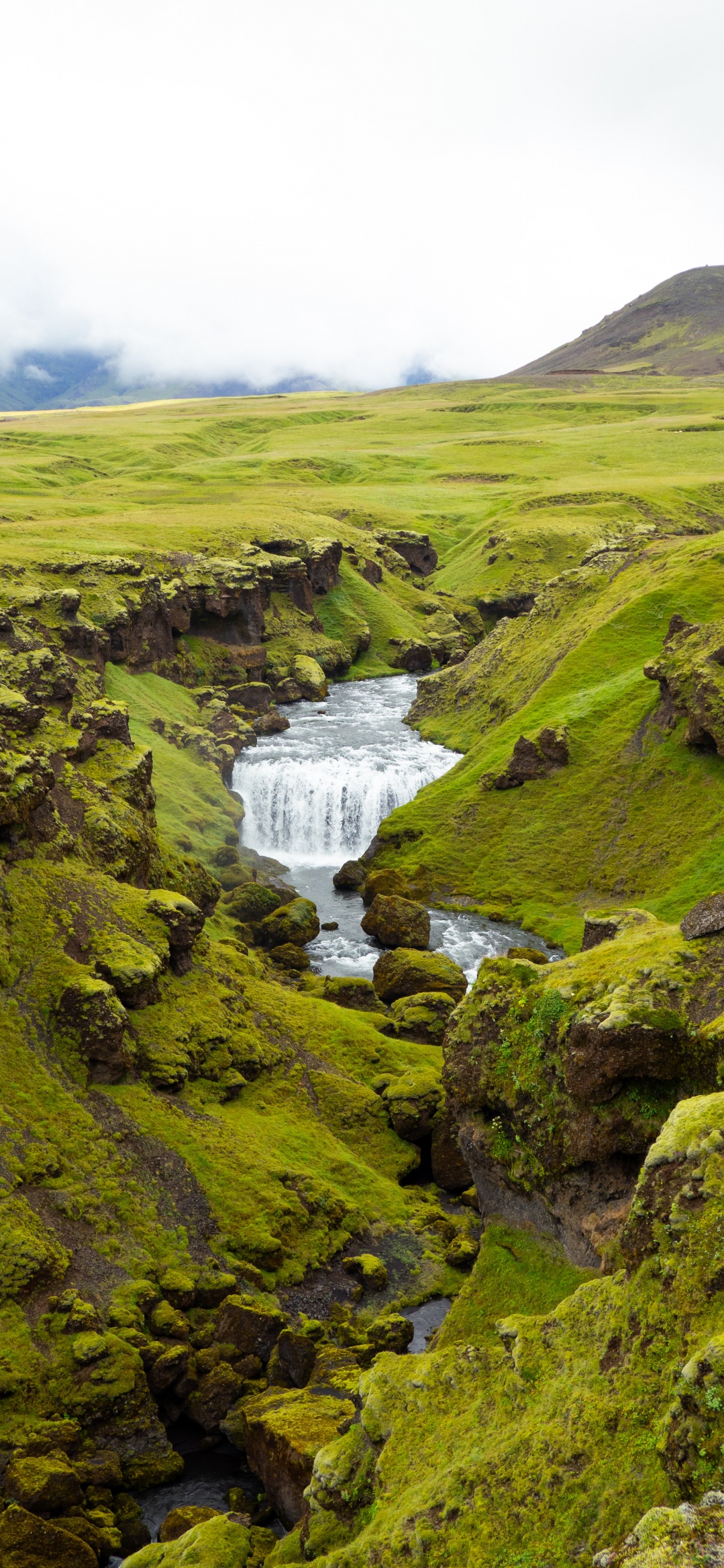 Обои Skgafoss, Упал, нагорье, дикая местность, Fimmvruhls в разрешении 1242x2688