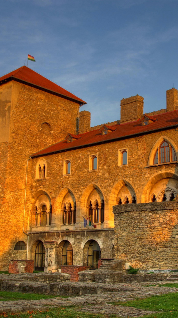 Обои форт в Менделеевском, Тата Замок, замок, Будапешт, город в разрешении 750x1334